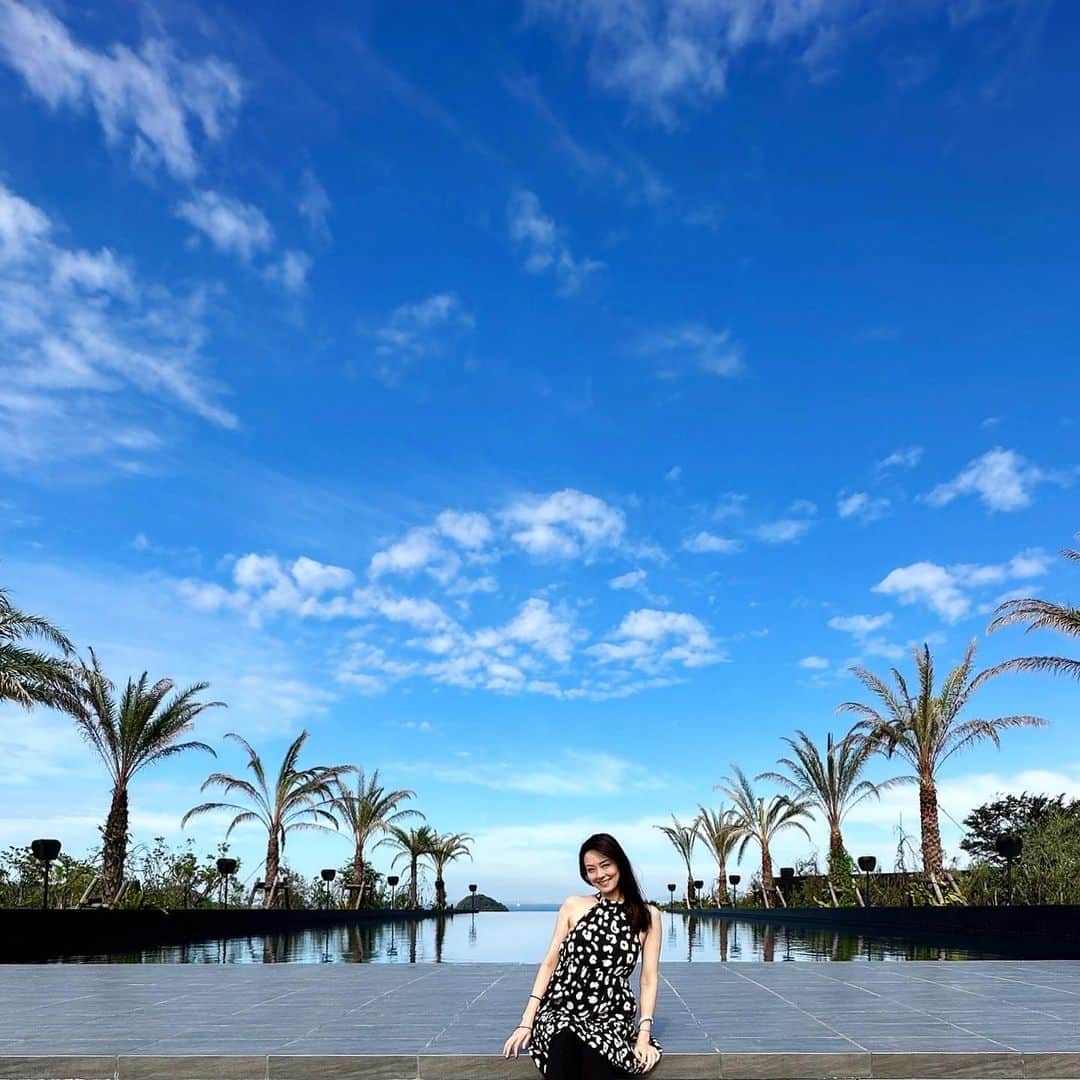 伴杏里のインスタグラム：「日光浴びすぎな1日☀️🌈✨👼  今日もありがとう🥹✨  #hotoutside  #stillsummer  #cake #thankyou」