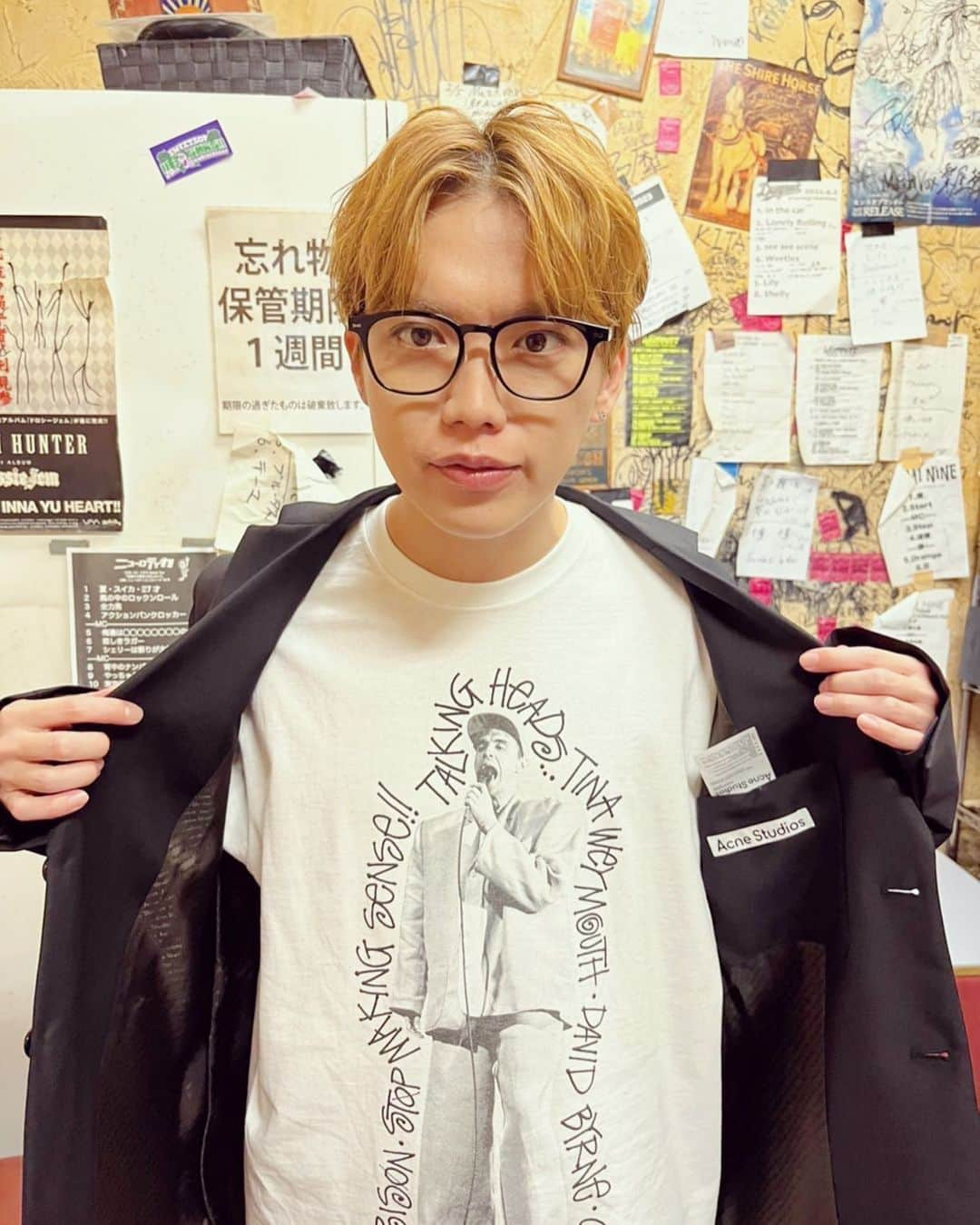 GENさんのインスタグラム写真 - (GENInstagram)「部屋とTシャツとトーキング・ヘッズとジャケットとメガネなわたし。 #stussy  #Talking Heads」9月26日 22時35分 - 04genls