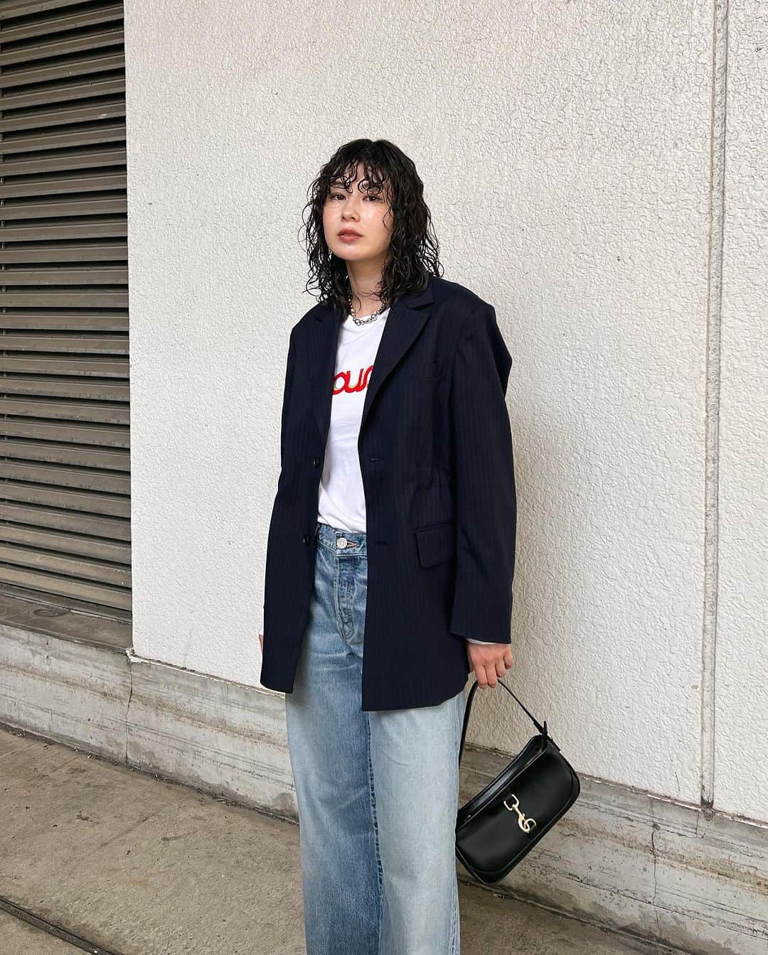 MOUSSY SNAPさんのインスタグラム写真 - (MOUSSY SNAPInstagram)「#MOUSSYSNAP @lis_a0824 173cm  ・2WAY FIT OVER JACKET(010GAS30-5200) ・MOUSSY POP LOGO LONG SLEEVE TEE(010GAQ90-5340) ・MIDRISE BAGGY(010GAA11-5330) ・MINIMAL SHOULDER BAG(010GA751-6010) ・adidas Originals BERMUDA(010GAS01-5060) 全国のMOUSSY店舗／SHEL'TTER WEBSTORE／ZOZOTOWNにて発売中。  #MOUSSY #MOUSSYJEANS」9月26日 22時36分 - moussysnap