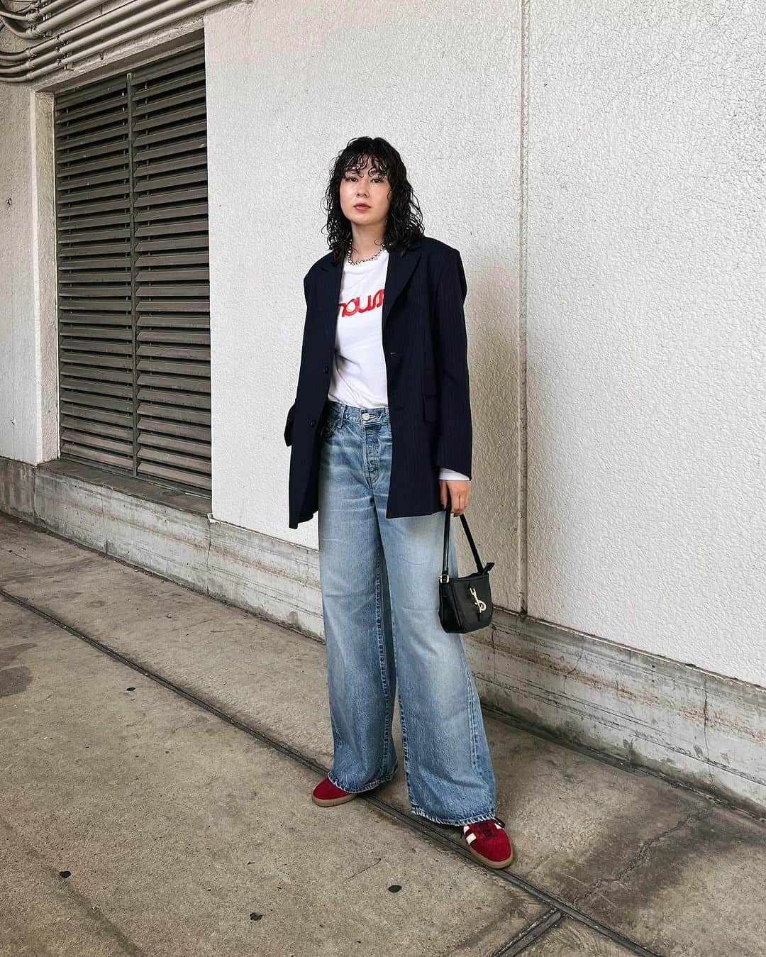 MOUSSY SNAPさんのインスタグラム写真 - (MOUSSY SNAPInstagram)「#MOUSSYSNAP @lis_a0824 173cm  ・2WAY FIT OVER JACKET(010GAS30-5200) ・MOUSSY POP LOGO LONG SLEEVE TEE(010GAQ90-5340) ・MIDRISE BAGGY(010GAA11-5330) ・MINIMAL SHOULDER BAG(010GA751-6010) ・adidas Originals BERMUDA(010GAS01-5060) 全国のMOUSSY店舗／SHEL'TTER WEBSTORE／ZOZOTOWNにて発売中。  #MOUSSY #MOUSSYJEANS」9月26日 22時36分 - moussysnap