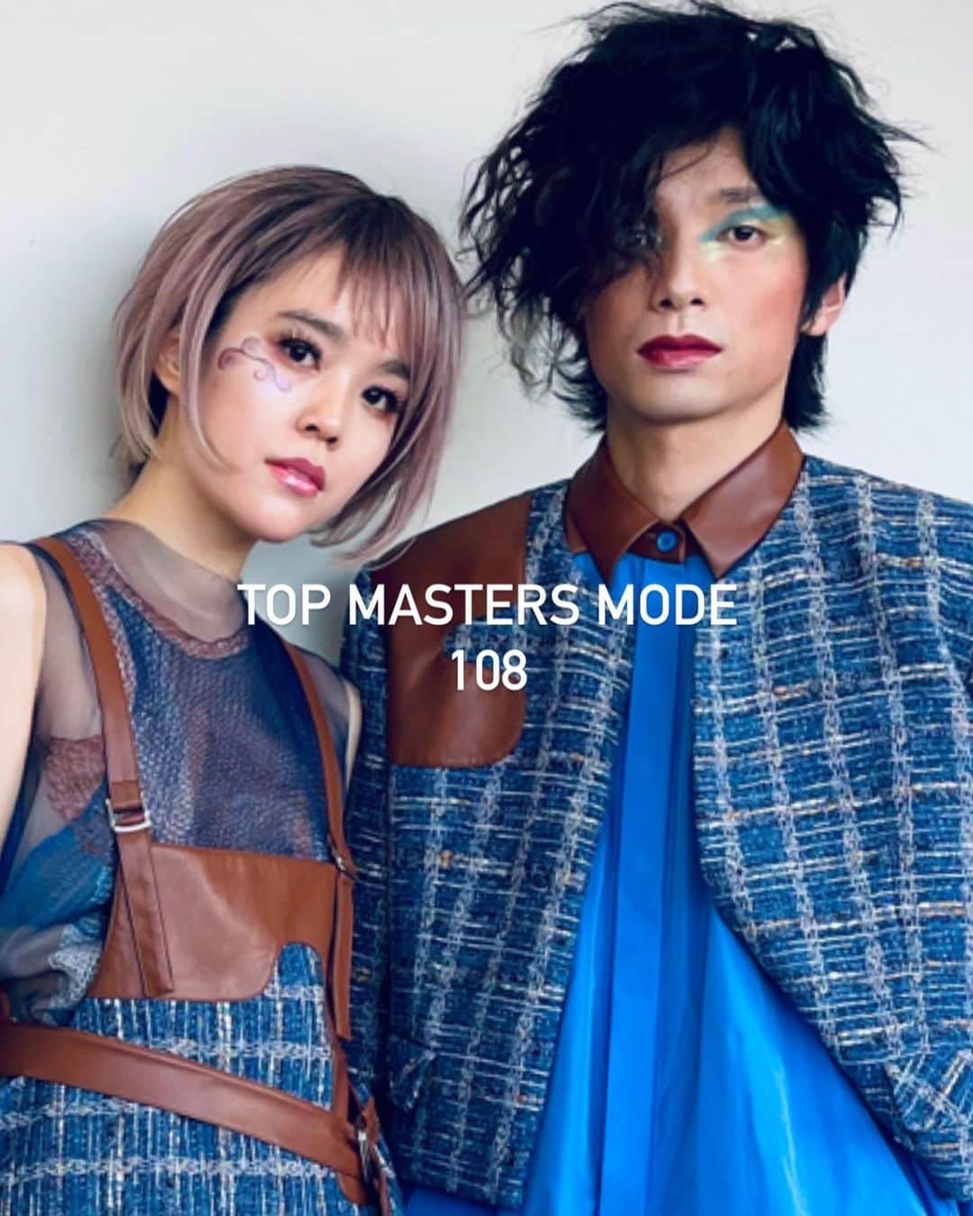和歌子のインスタグラム：「Top Masters Mode 108  -  煩 脳 - ヘアコレクション「HIROKO KOSHINO」  神奈川県　久保寺 有紀 先生  年に一度の大きな舞台。この度、有紀先生のモデルとして参加させて頂きました。今回ショートボブからちらっと覗く、ほっぺのアートメイクが素敵なのです。🌱  いつもいつも現場にはたくさんの学びがごろごろ。周りにも助けられて、心から感謝です。次も頑張ろっ  #tmモード #top_masters #topmastersmode #トップマスターズモード」