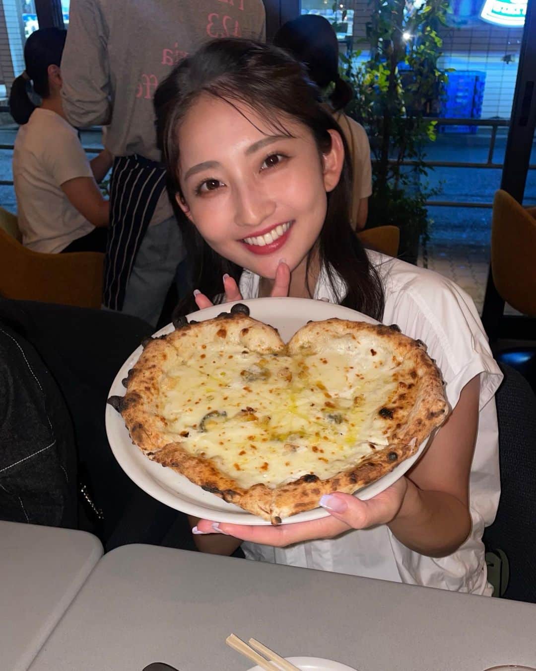 友廣南実さんのインスタグラム写真 - (友廣南実Instagram)「・ 10円クレーンゲームで、ひよこちゃんGETしましたっ🐣 かわいい🐤嬉しい！やったー！✌️  友達4人とお揃いにしよ〜っと言ってたけど、 みんなは取れませんでした😂😂😂 1人だけごめんね笑笑  #ひよこ #pizza423」9月26日 22時45分 - minami_tomohiro_