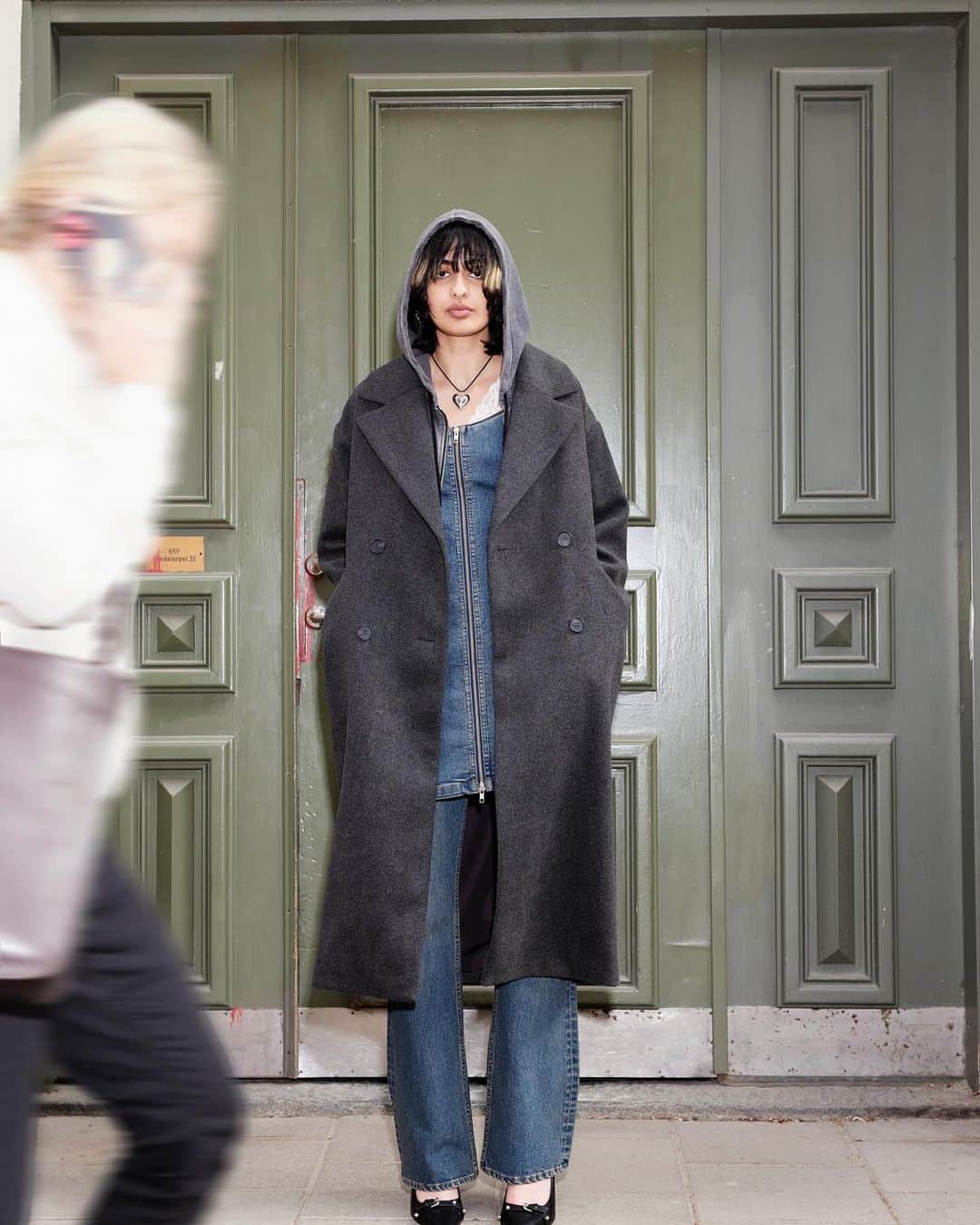 モンキのインスタグラム：「It’s not a phase, mum. It’s fall layering.」