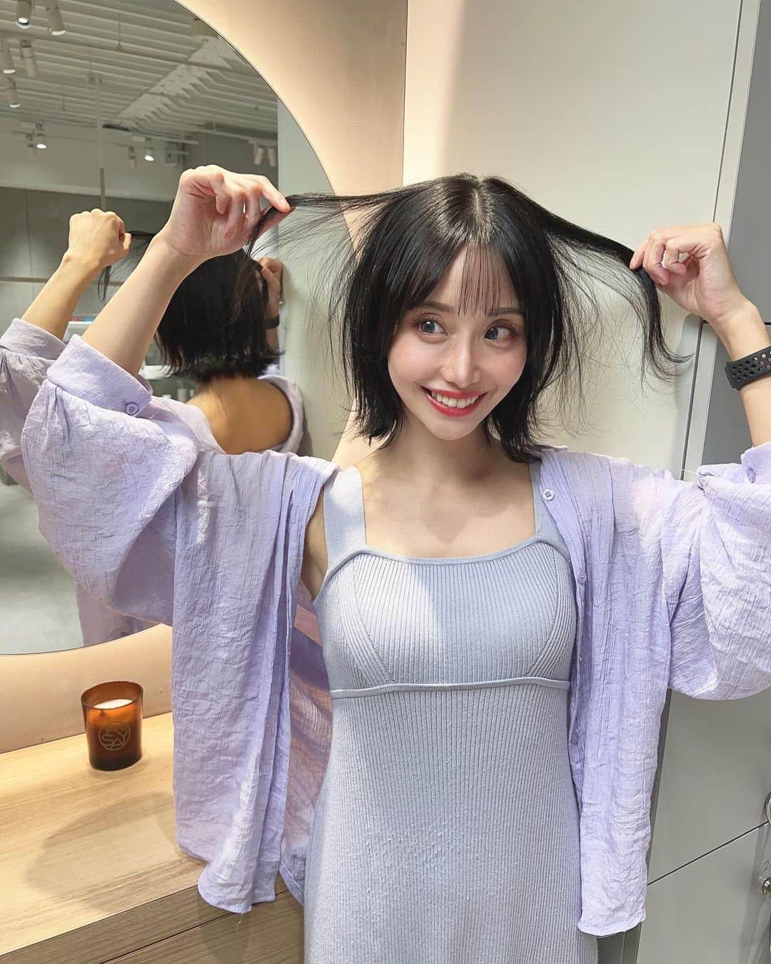 柴田阿弥のインスタグラム：「髪切った💇‍♀️💞  一年振りｎ度目のショートにした😼 さっぱりして気分一心💓  ㅤㅤㅤㅤㅤㅤㅤㅤㅤㅤㅤㅤㅤ ㅤㅤㅤㅤㅤㅤㅤㅤㅤㅤㅤㅤㅤ #ショートヘア #ショートカット #ショートボブ #ショートアレンジ #ボブアレンジ #ミニボブ #柴田阿弥 #ボブアレンジ #ミニボブアレンジ #黒髪ボブ #黒髪ショート #黒髪女子」