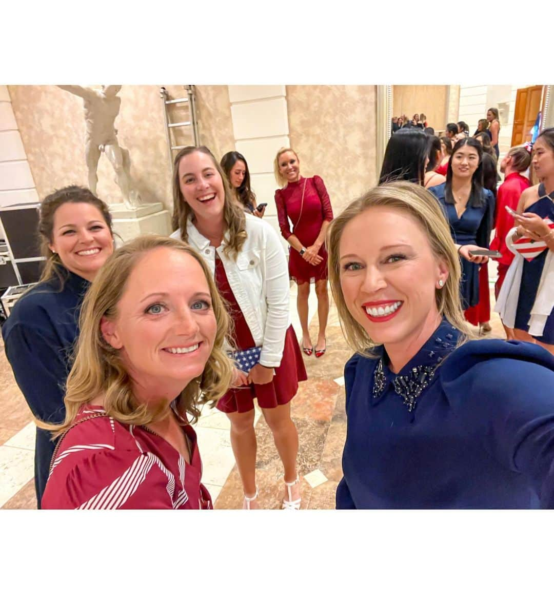 モーガン・プレッセルさんのインスタグラム写真 - (モーガン・プレッセルInstagram)「Wow, what a week! Had the most amazing time with these incredible women last week at the Solheim Cup! It’s always an honor to wear ❤️🤍💙, and to be part of this immensely talented group is something I will remember forever. Thank you to Captain Stacy Lewis for your tremendous leadership and for this opportunity. And special thanks to my cart driver extraordinaire @madisonpressel! Thanks to everyone behind the scenes from the @lpga_tour who made the week perfect for @solheimcupusa, and to the Solheim Family for your continued support of women’s golf! Until 2024….. 🇺🇸」9月26日 22時53分 - mpressel