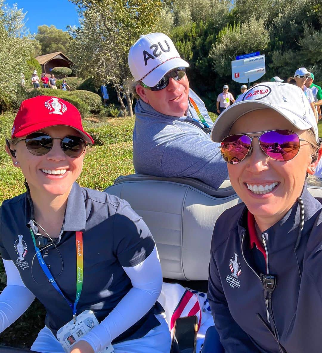 モーガン・プレッセルさんのインスタグラム写真 - (モーガン・プレッセルInstagram)「Wow, what a week! Had the most amazing time with these incredible women last week at the Solheim Cup! It’s always an honor to wear ❤️🤍💙, and to be part of this immensely talented group is something I will remember forever. Thank you to Captain Stacy Lewis for your tremendous leadership and for this opportunity. And special thanks to my cart driver extraordinaire @madisonpressel! Thanks to everyone behind the scenes from the @lpga_tour who made the week perfect for @solheimcupusa, and to the Solheim Family for your continued support of women’s golf! Until 2024….. 🇺🇸」9月26日 22時53分 - mpressel