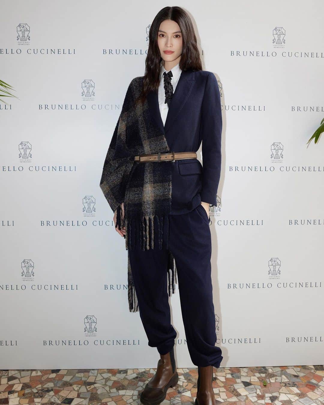 スイ・ヒーのインスタグラム：「@brunellocucinelli_brand 🤎」