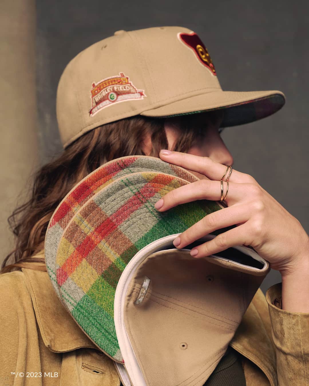 ニューエラ・キャップのインスタグラム：「Take your seasonal style to the next level in MLB Autumn Flannel. Green and tan colorways with a flannel undervisor make this collection your go-to fall accessory.」