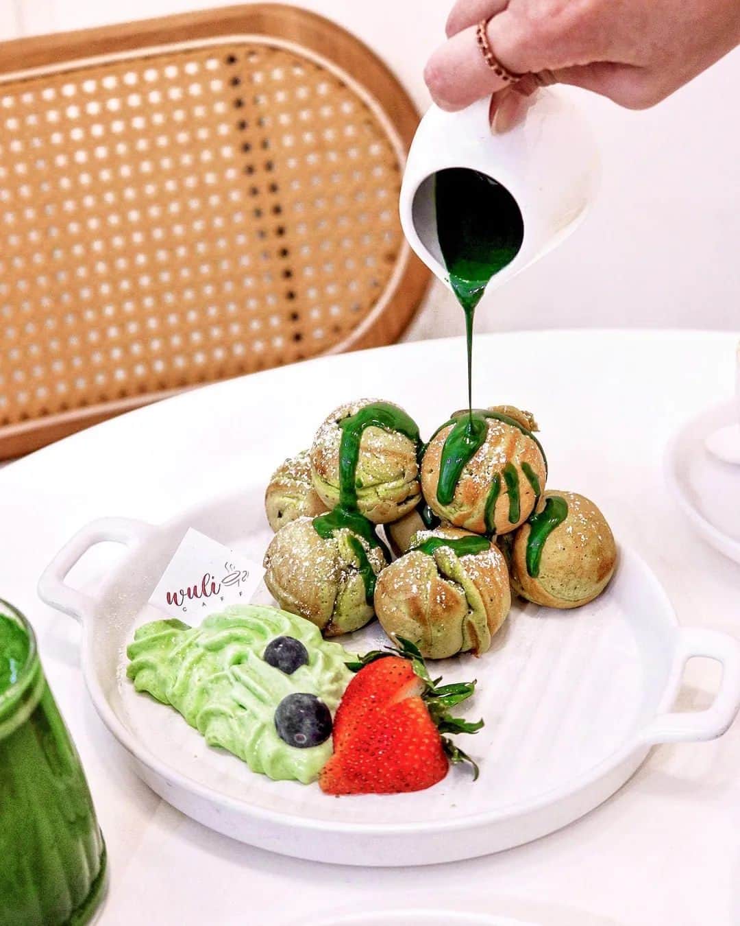 Matchæologist®さんのインスタグラム写真 - (Matchæologist®Instagram)「🙌 You had us at #Matcha #SpherePancakes! 😍 Hands up if you’d love to try these delicious #MatchaCreations captured by @fabkonggirl. 👌 . If you are looking to whip up some #Matchamazing treats, please head to Matchaeologist.com and explore our range of artisanal matcha. Matcha can definitely give a delicious taste and a beautiful colour to your favourite culinary creations! . 👉 Click the link in our bio @Matchaeologist. . Matchæologist® #Matchaeologist Matchaeologist.com」9月26日 23時00分 - matchaeologist