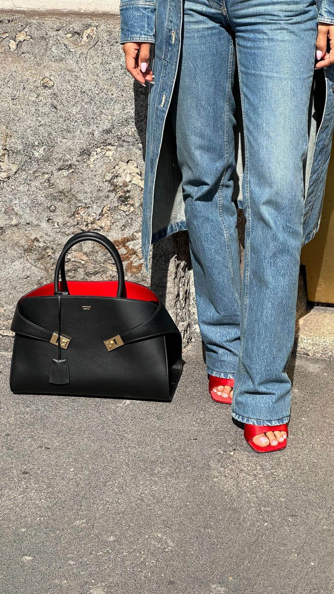 Tamara Kalinicのインスタグラム：「It’s @ferragamo Canadian Tuxedo baby」