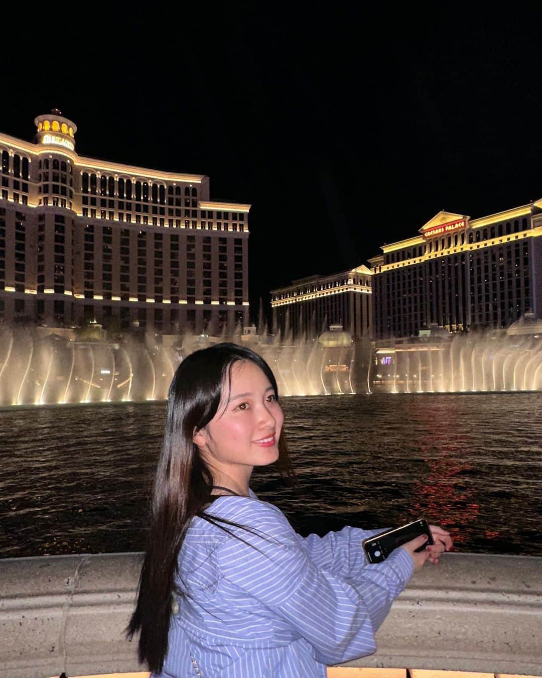 森戸知沙希さんのインスタグラム写真 - (森戸知沙希Instagram)「Las Vegas💛 　 　 　　 Las Vegas行ってきました！わたしは初めて！ どこいってもキラッキラだった！笑 昼と夜とで街の雰囲気大違いだし、、、 　 　 ハプニング多発した旅行だったけどめちゃめちゃ楽しかったです^ ^笑 詳しくはYouTubeみてね✌️ 　 　 #lasvegas #bellagiofontain #us #留学生活 #留学 #旅行 #travel #ラスベガス #ラスベガスいってきた」9月26日 23時05分 - chisaki__morito.official