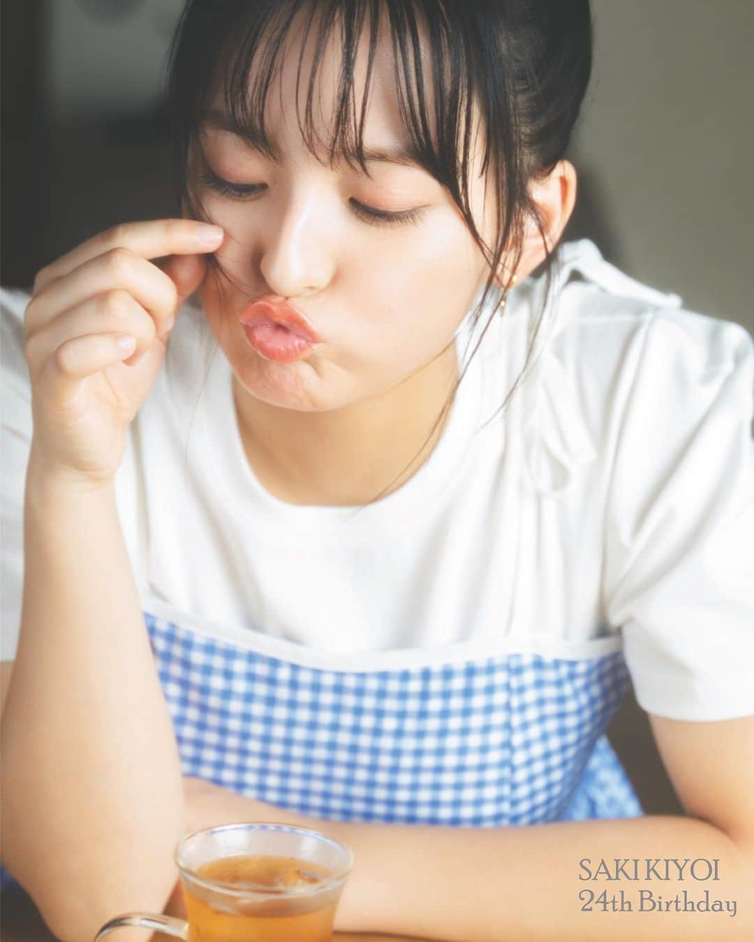 佐藤俊斗さんのインスタグラム写真 - (佐藤俊斗Instagram)「スターダスト清井咲希さんのデジタルフォトブックと生写真を撮影させていただきました。 こちらは先日開催された生誕祭用の生写真。  明るく素敵な方で、会話するようにシャッターを切ってました。 デジタルフォトブックは11月発売。お楽しみに。」9月26日 23時09分 - shuntosato