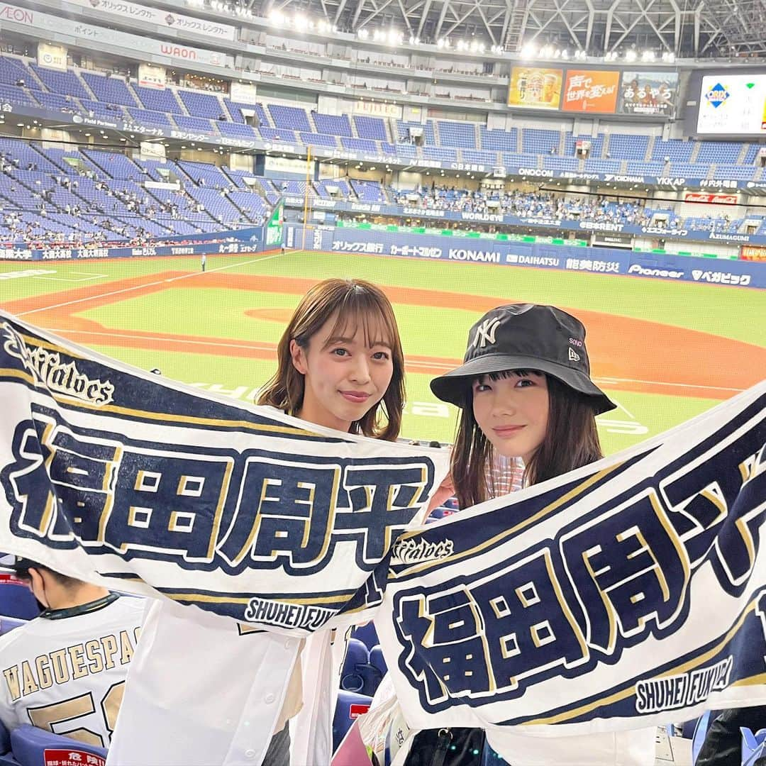 松尾そのまさんのインスタグラム写真 - (松尾そのまInstagram)「久々の京セラドーム⚾️  試合開始前に急遽行こう！ ってなった試合で、 4年ぶりにずっと感謝を伝えたかった美人オリ姫様が見つけてくださって、偶然の再会！！感動🥹  改めて、 縁のある人とは繋がれるんやなぁ、と🥹  やっぱスポーツ観戦最高！！  #ご縁 #感謝  #4年ぶり #再会 #感動  #オリックスバファローズ  #オリックス #福田周平   #松尾そのま #13歳 #中学生 #avex  #エイベックス #子役   #天才てれびくん #天てれ #30周年 #nhk #eテレ　#てれび戦士 #見逃し配信 #nhkプラス #535   #ニコラ #ニコモ  #オリックスファンと繋がりたい  あっ、福田選手の写真のは、三宮駅(阪神線近く)です」9月26日 23時14分 - sonopy526