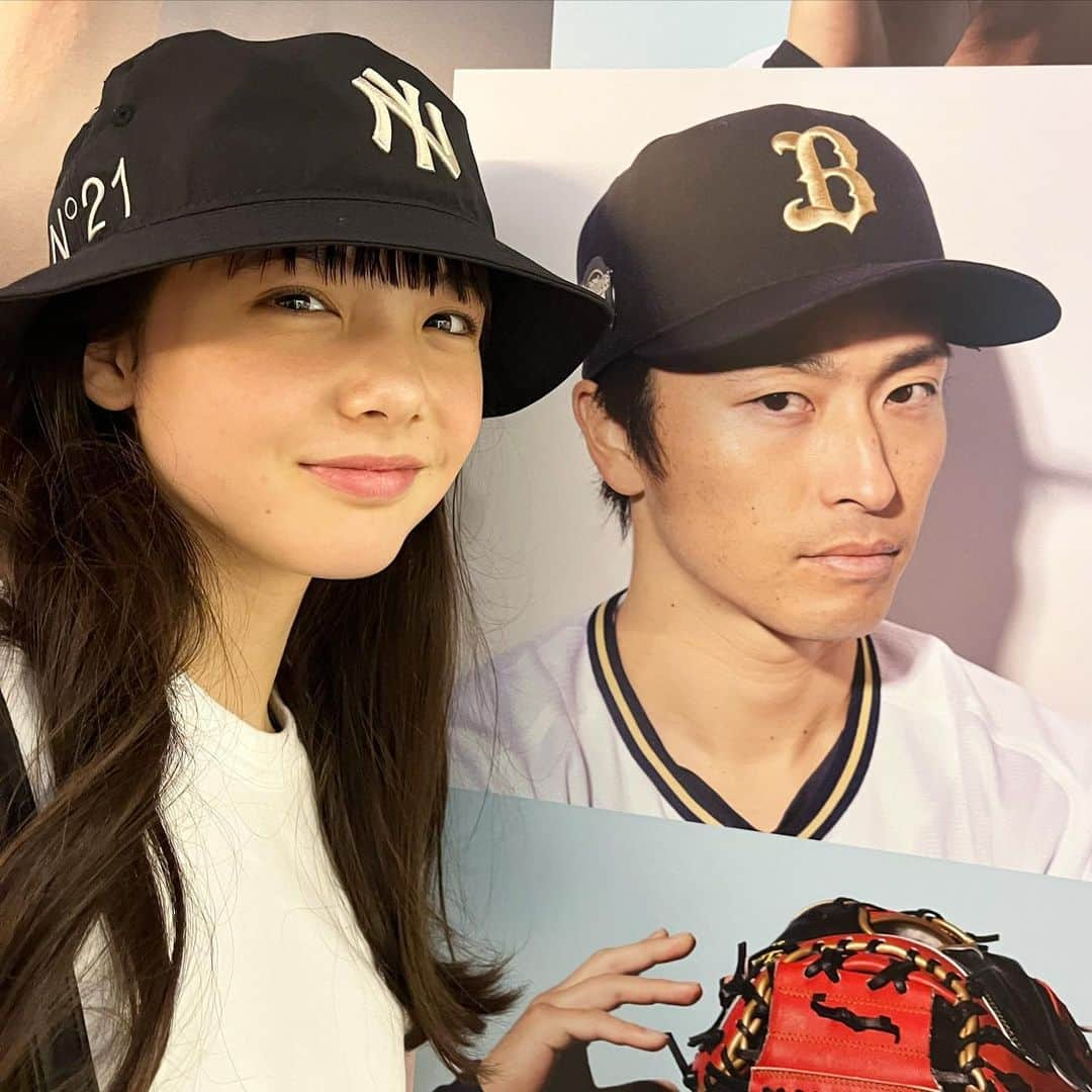 松尾そのまさんのインスタグラム写真 - (松尾そのまInstagram)「久々の京セラドーム⚾️  試合開始前に急遽行こう！ ってなった試合で、 4年ぶりにずっと感謝を伝えたかった美人オリ姫様が見つけてくださって、偶然の再会！！感動🥹  改めて、 縁のある人とは繋がれるんやなぁ、と🥹  やっぱスポーツ観戦最高！！  #ご縁 #感謝  #4年ぶり #再会 #感動  #オリックスバファローズ  #オリックス #福田周平   #松尾そのま #13歳 #中学生 #avex  #エイベックス #子役   #天才てれびくん #天てれ #30周年 #nhk #eテレ　#てれび戦士 #見逃し配信 #nhkプラス #535   #ニコラ #ニコモ  #オリックスファンと繋がりたい  あっ、福田選手の写真のは、三宮駅(阪神線近く)です」9月26日 23時14分 - sonopy526