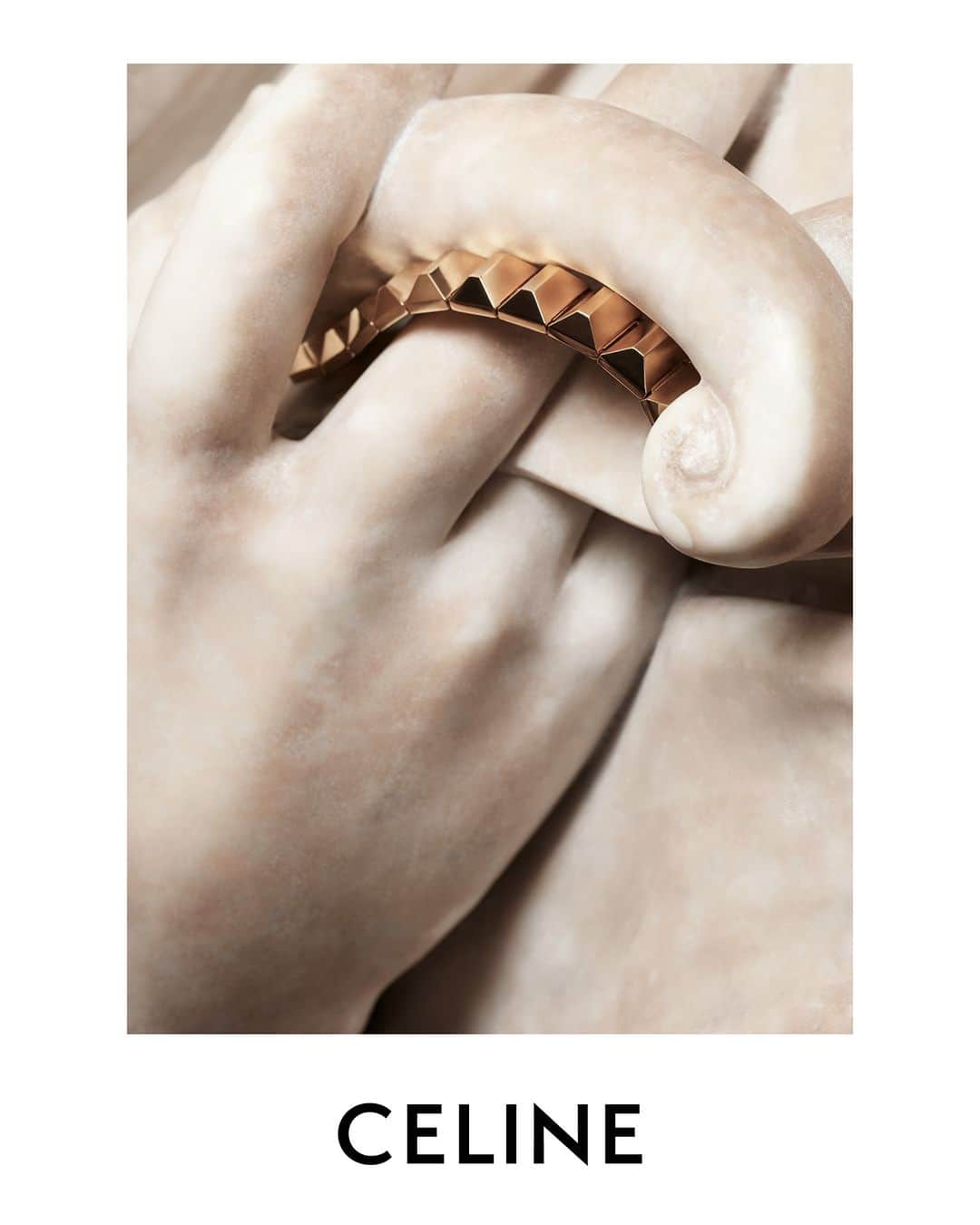 Celineのインスタグラム：「LA COLLECTION DES GRANDS CLASSIQUES CELINE SESSION 07  CELINE JEWELRY CELINE STUD BRACELET  @HEDISLIMANE PHOTOGRAPHY ROME SEPTEMBER 2023  PALAZZO FARNESE   CELINE’S LATEST WOMEN’S CAMPAIGN FOR LA COLLECTION DES GRANDS CLASSIQUES HAS BEEN PHOTOGRAPHED BY HEDI SLIMANE IN ROME IN SEPTEMBER 2023 AT PALAZZO FARNESE.   FOR THE FIRST TIME EVER, A COUTURE HOUSE HAS GAINED ACCESS TO THE PALACE.  PALAZZO FARNESE, A RENOWNED ROMAN PALACE, DESIGNED BY ANTONIO DA SANGALLO IL GIOVANE, BUILT IN THE 16TH CENTURY AND COMPLETED BY MICHELANGELO, IS AN EXAMPLE OF HIGH RENAISSANCE ARCHITECTURE.  HOME TO NUMEROUS MASTERPIECES COMBINING PAINTINGS, SCULPTURES AND ARCHITECTURE; GALLERIES ARE DECORATED WITH FRESCOS INCLUDING THE MONUMENTAL FRESCO CYCLE BY ANNIBALE CARRACCI, WALLS ARE EMBELLISHED WITH TAPESTRIES AMONGST DECORATED SARCOPHAGUSES AND ROMAN SCULPTURES.  THE PALACE HAS BEEN THE FRENCH EMBASSY’S RESIDENCE IN ITALY SINCE 1874.  #CELINEBYHEDISLIMANE」