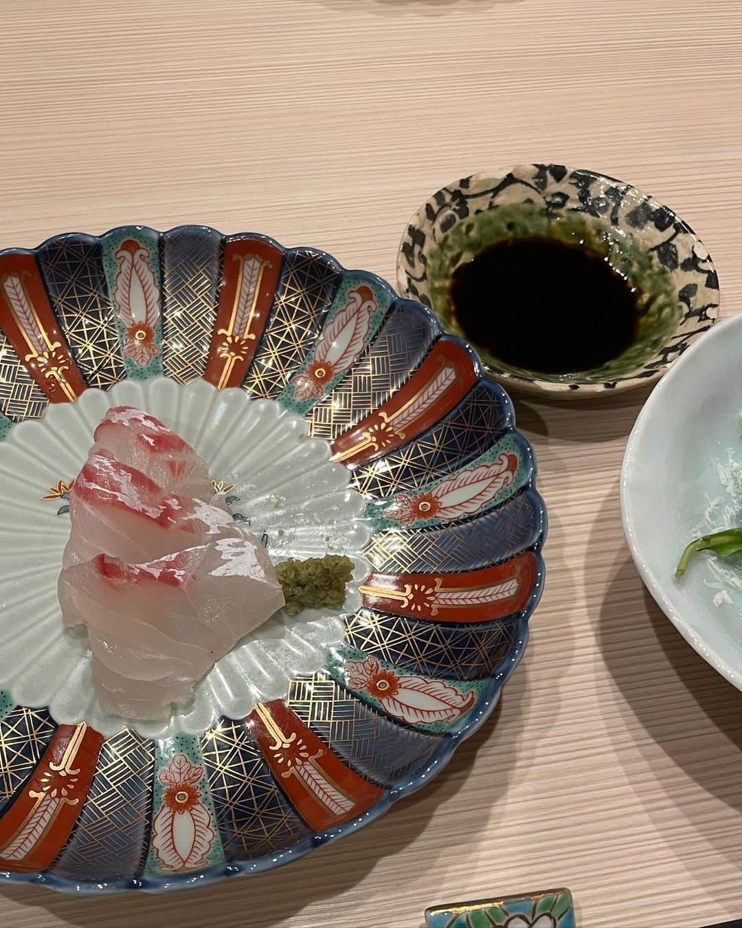 駒木結衣さんのインスタグラム写真 - (駒木結衣Instagram)「さやちゃんと和食ランチ🤍  のどぐろの炊き込みご飯が絶品で、お土産にしてもらったおにぎりも美味しかったなぁ。デザートにはシャインマスカットと、秋の味覚たっぷりなコースでした♡  2人でゆったり過ごせる休日、良いものですね☺️✨」9月26日 23時22分 - komaki_yui