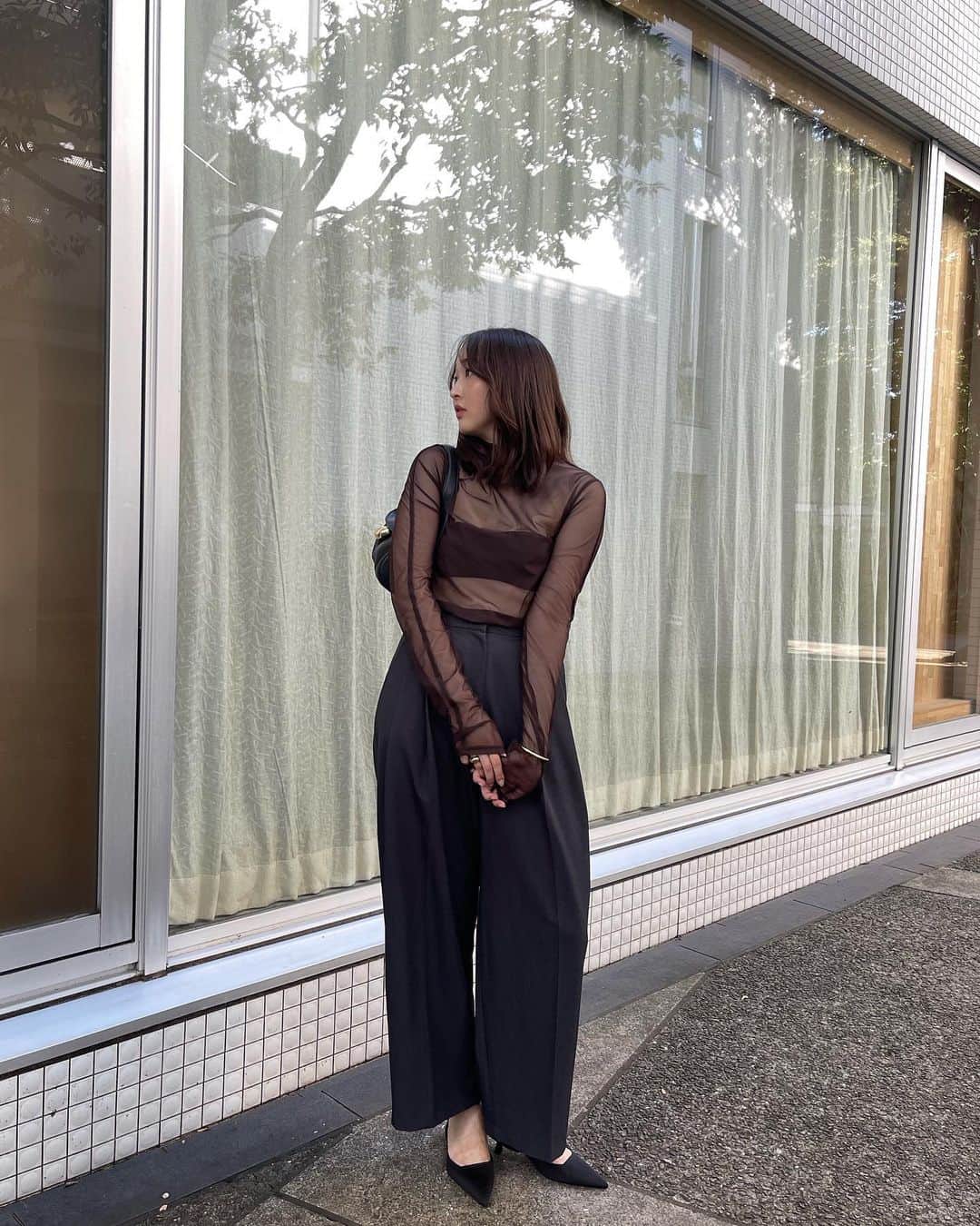 大坪はるらのインスタグラム：「ootd ようやく涼しくなってきたので。  展示会でオーダーしたFRAY I.Dのチュールタートルトップス この季節だからこそ1枚で着れる♡  シアータートルはレイヤードスタイルでも活躍するし 1枚でも抜けが出るし、毎シーズン追加するアイテム‪‪❤︎‬  #frayid」