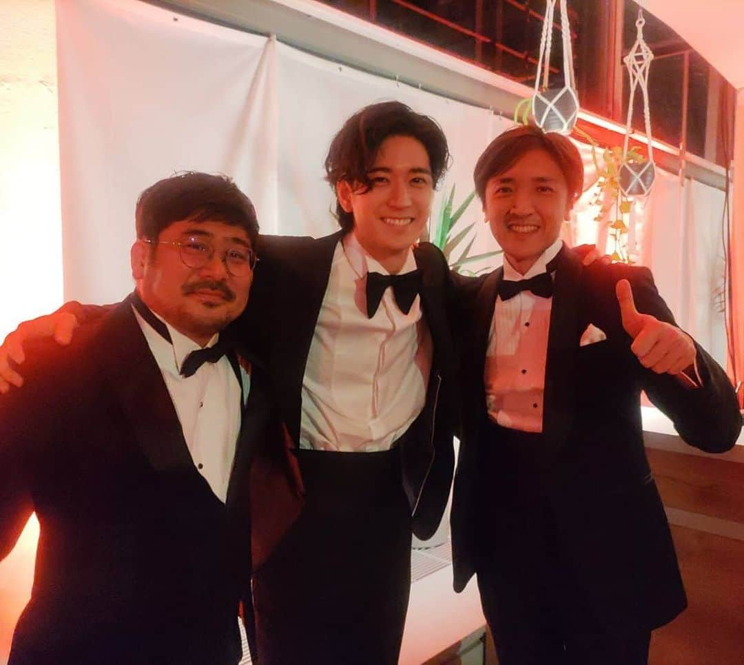 中島裕翔さんのインスタグラム写真 - (中島裕翔Instagram)「🎬🎭🖋️ Throwback to the memories of Berlin.  Kumakiri, Okada & me.   Superb x) Surrounded by super talented guys!  #manhole #berlin #berlinale2023 #redcarpet #kazuyoshikumakiri #michitakaokada #japaneseactor #tb」9月26日 23時26分 - iam_yuto_nakajima