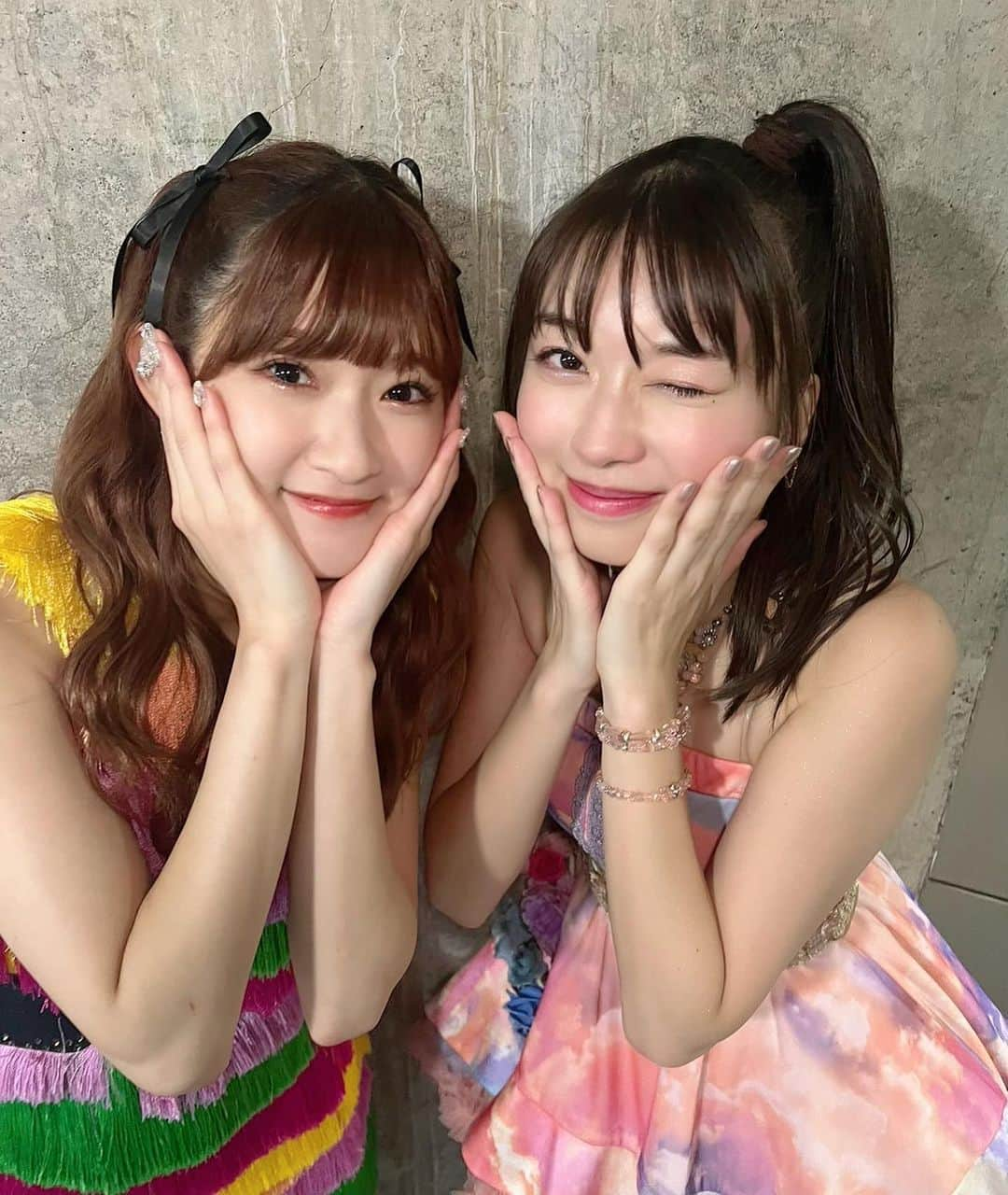 牧野真莉愛さんのインスタグラム写真 - (牧野真莉愛Instagram)「♡ ♡ 💜川村文乃ちゃん🐟💜 大好きなかわむー💗💗💗 写真撮るのも、いつのタイミングで撮れるかかわむーが考えてくれました🥺 「牧野さん！写真撮るの2公演目の最後にしましょうか！」byかわむー ありがとうかわむ🌈 ＆ かわむに伝えないといけないことがある🐰 でもそのことはこんどはなします🦊❄️  🎀🎀🎀🎀🎀  ✨Hello! Project 25th ANNIVERSARY CONCERT✨  2023.9.9＆10🎵国立代々木競技場 第一体育館 とってもありがとうございました💖 つづく  🎀🎀🎀🎀🎀  かわむーへ💜 “まりあ”って呼んでね💕💕💕 ♡ ♡  #HelloProject #川村文乃 ちゃん💜 #アンジュルム さん」9月26日 23時32分 - maria_makino.official