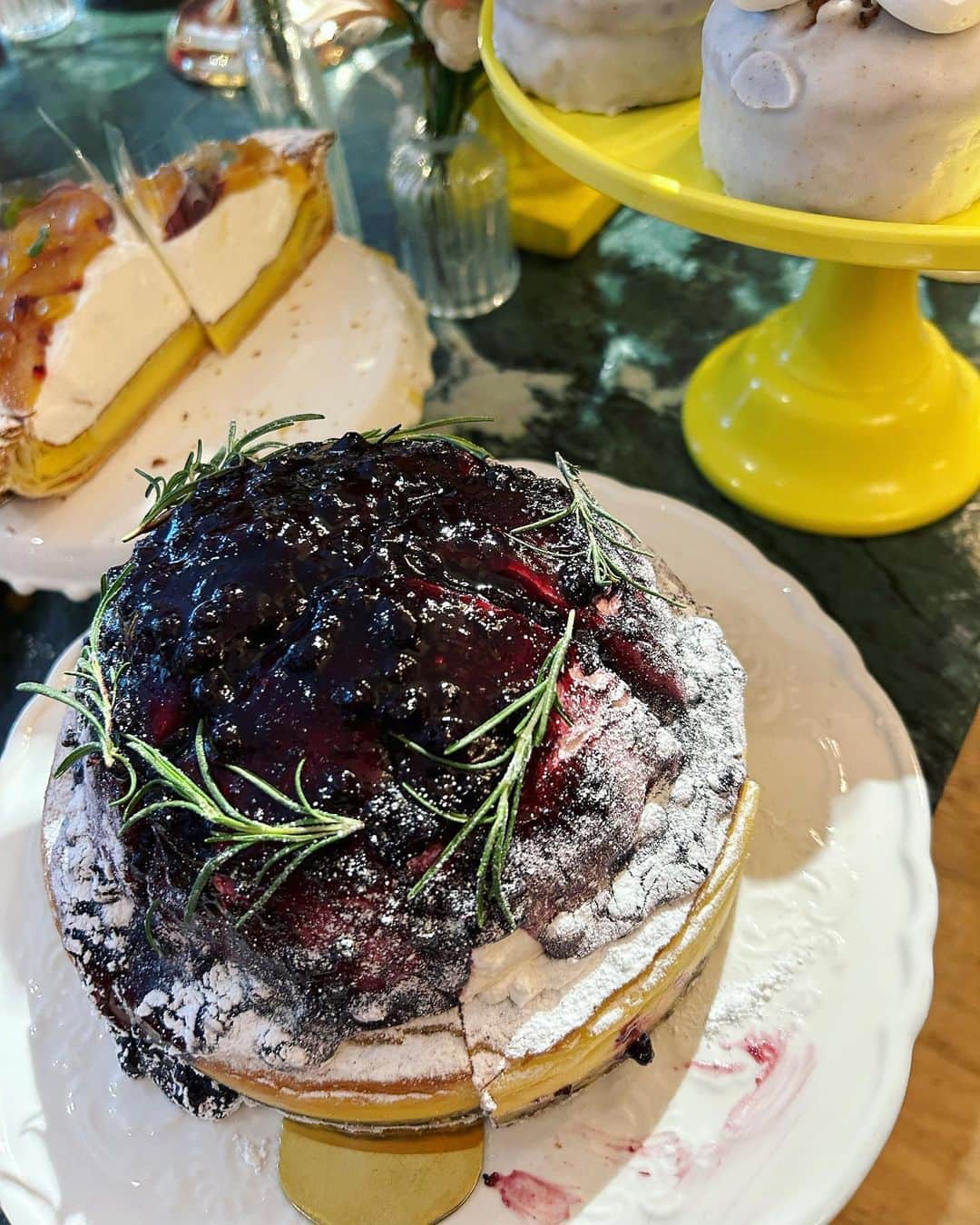 高田志織さんのインスタグラム写真 - (高田志織Instagram)「🌽×🧀 이 카페 또 가고싶다🫠  @antique__coffee」9月26日 23時35分 - shiori_naast