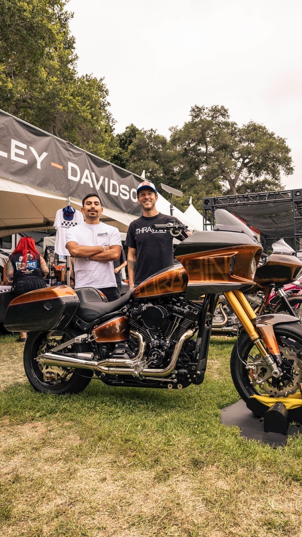 Harley-Davidsonのインスタグラム：「Our #KingoftheBaggers H-D Screamin’ Eagle factory race team Road Glides served as inspiration for @ThrashinSupply’s custom carbon fiber 2023 Low Rider ST.​」