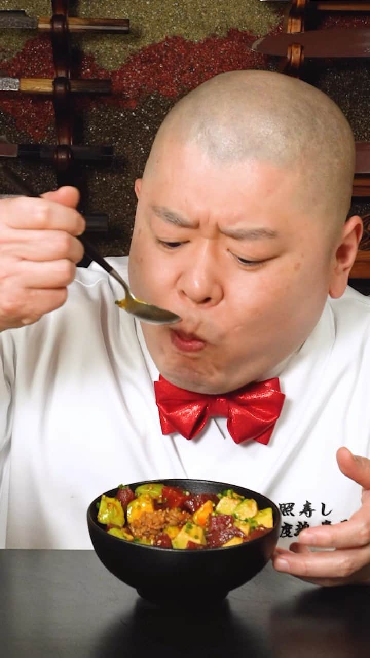  WATANABETAKAYOSHIのインスタグラム：「avocado Poke bowl DOZO  #tasty#dozo#sushibae」