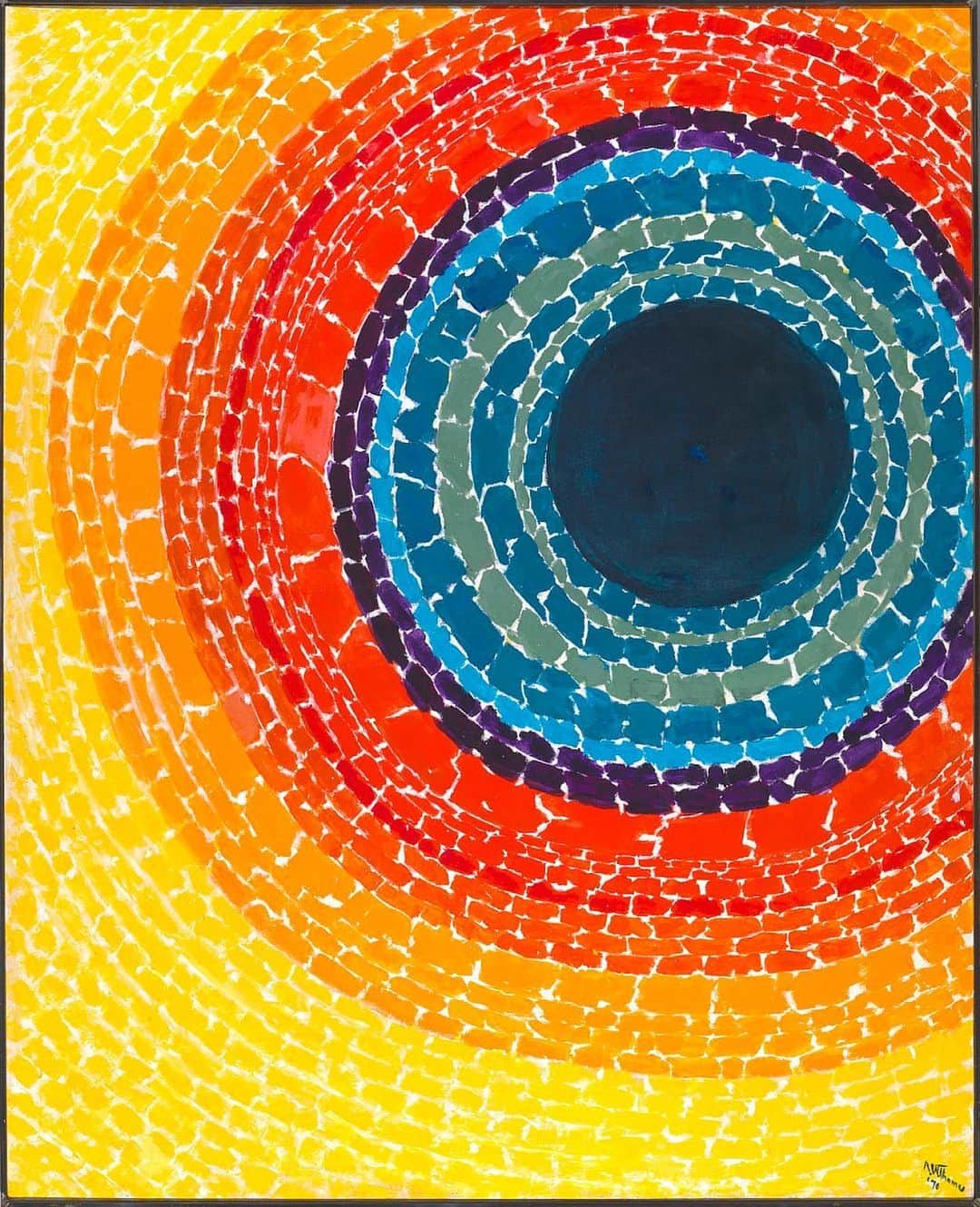 スミソニアン博物館のインスタグラム：「“A total eclipse of the heart” 🎶 🌕 ❤️   On March 7, 1970, a total solar eclipse was seen across the Eastern United States. Artist Alma Thomas was inspired by this astronomical event when she created this 1970 painting, “The Eclipse.” In a total eclipse, the Moon blocks the view of the Sun from Earth, resulting in a ring of light. In Thomas’ piece, the warm colors of the sun burst out from behind the cool tones representing the Moon, creating a bright halo.   The last total solar eclipse was on August 21, 2017. The next total solar eclipse is April 8, 2024.   Learn more about Alma Thomas’s colorful abstract paintings in @americanart's new exhibit, “Composing Color: Paintings by Alma Thomas.”   🖼️ : Alma Thomas, “The Eclipse,” 1970, acrylic on canvas, 62 in. × 49 3/4 in. (157.5 × 126.4 cm), Smithsonian American Art Museum, Gift of the artist, 1978.40.3」