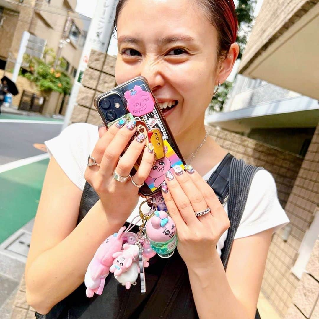 村上愛さんのインスタグラム写真 - (村上愛Instagram)「. すっかりおぱんちゅの沼〜🥹🩵✨  ぎゃんかわネイルをありがとうございました💅🫶」9月27日 0時23分 - meg_5683