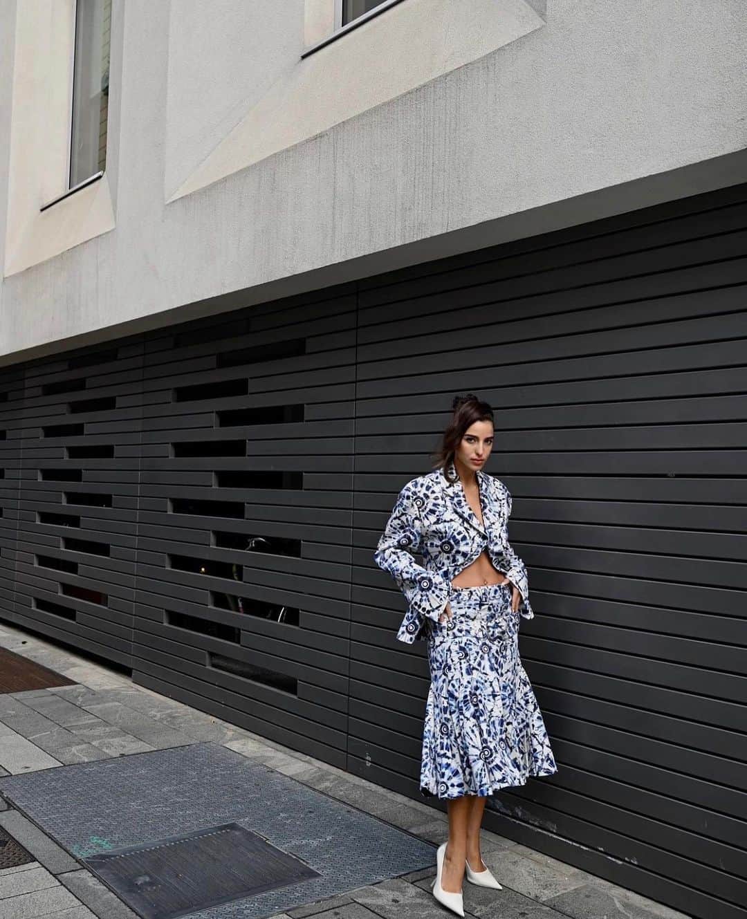 OFF-WHITE C/O VIRGIL ABLOHのインスタグラム：「[found images] @bettinalooney wears an Off-White™ look from the fw23 collection titled “LUNAR DELIVERY”」