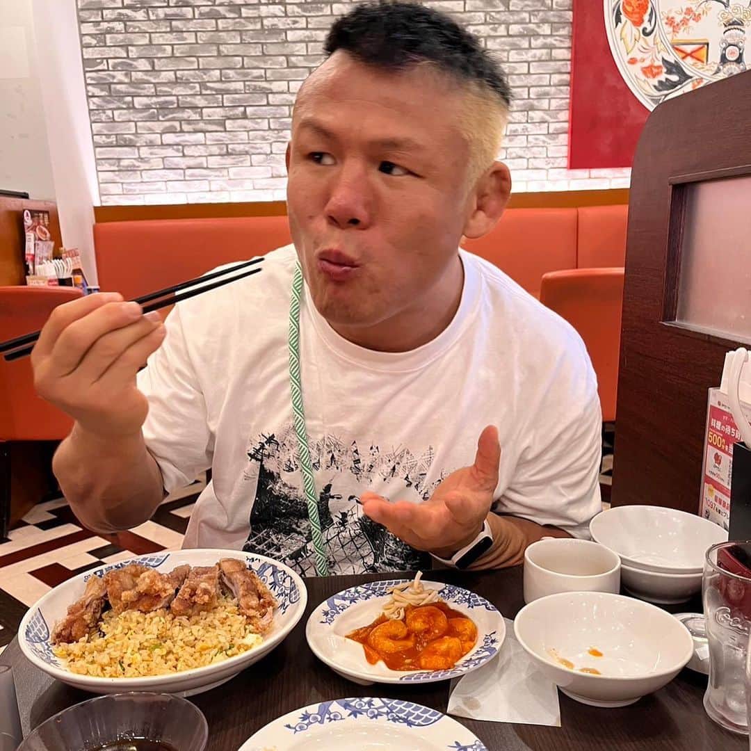 北岡悟さんのインスタグラム写真 - (北岡悟Instagram)「バババババーミヤン！！！！！ #はちみつ揚げパンバニラアイス添え #台湾大からあげチャーハン #海老のチリソース #本格焼餃子 #朝バーミヤン #バーミヤン #バーミヤン神宮前 #バーミヤン神宮前店」9月27日 0時50分 - lotuskitaoka