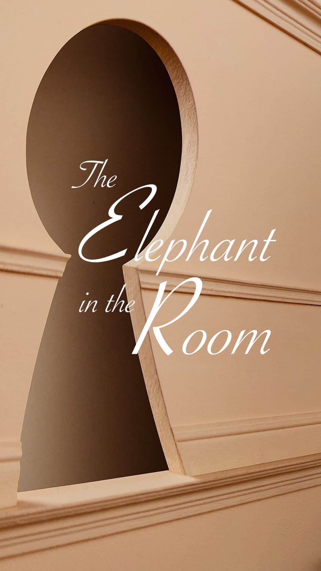 ペンハリガンのインスタグラム：「A butler hides in plain sight. He's the portrait of respectability, the picture of sophistication. The very foundation that holds scent, secrets, and scandal together. Without him, everything crumbles to dust.  Allow The Omniscient Mr Thompson, the new fragrance, to show you things as they really are. One may find their world turned upside down.」