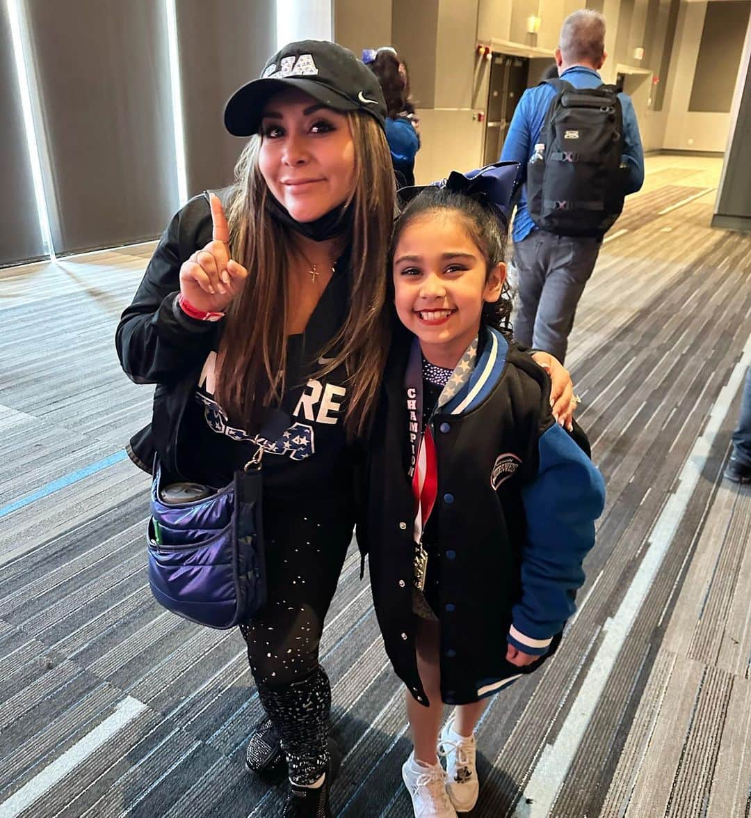 のインスタグラム：「HAPPY BIRTHDAY TO MY QUEEN 💕 My Mini Me ✨ I am so proud of the little mama that you are! You work hard at everything you do! You crush it at school, you’re a phenomenal athlete & put everything into cheer, you’re the best sissy to your brothers & you make mommy and daddy proud. I LOVE YOU GIOVANNA! Happy 9th birthday 💋 (and happy national daughters day! )」