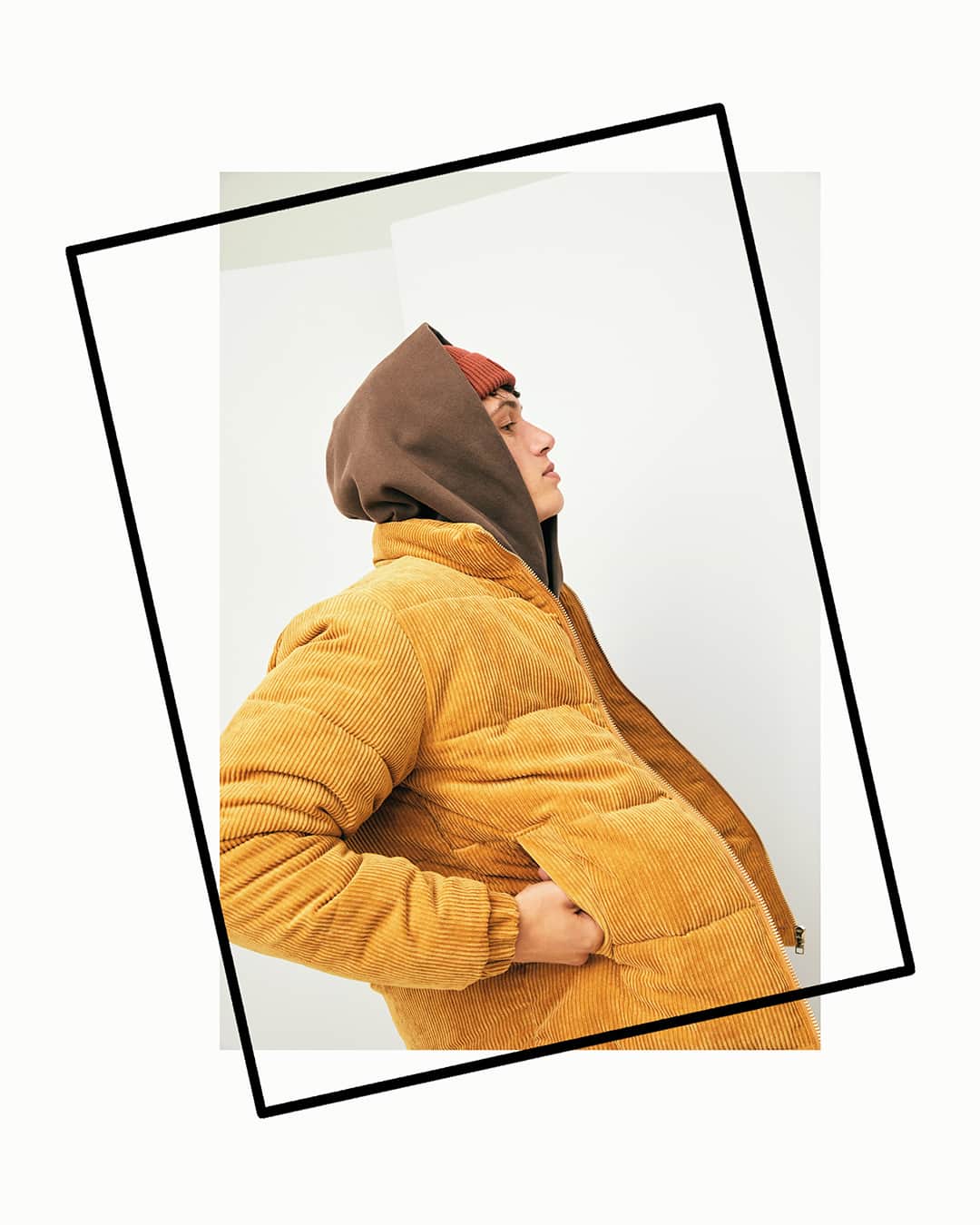 ジャック&ジョーンズのインスタグラム：「Workwear comes in many forms and silhouettes. One of our favorites being the fluffy puffer matched with functional cargos. Pair with one of our always-comfortable hoodies to add comfort to function. #theworkwearedit」