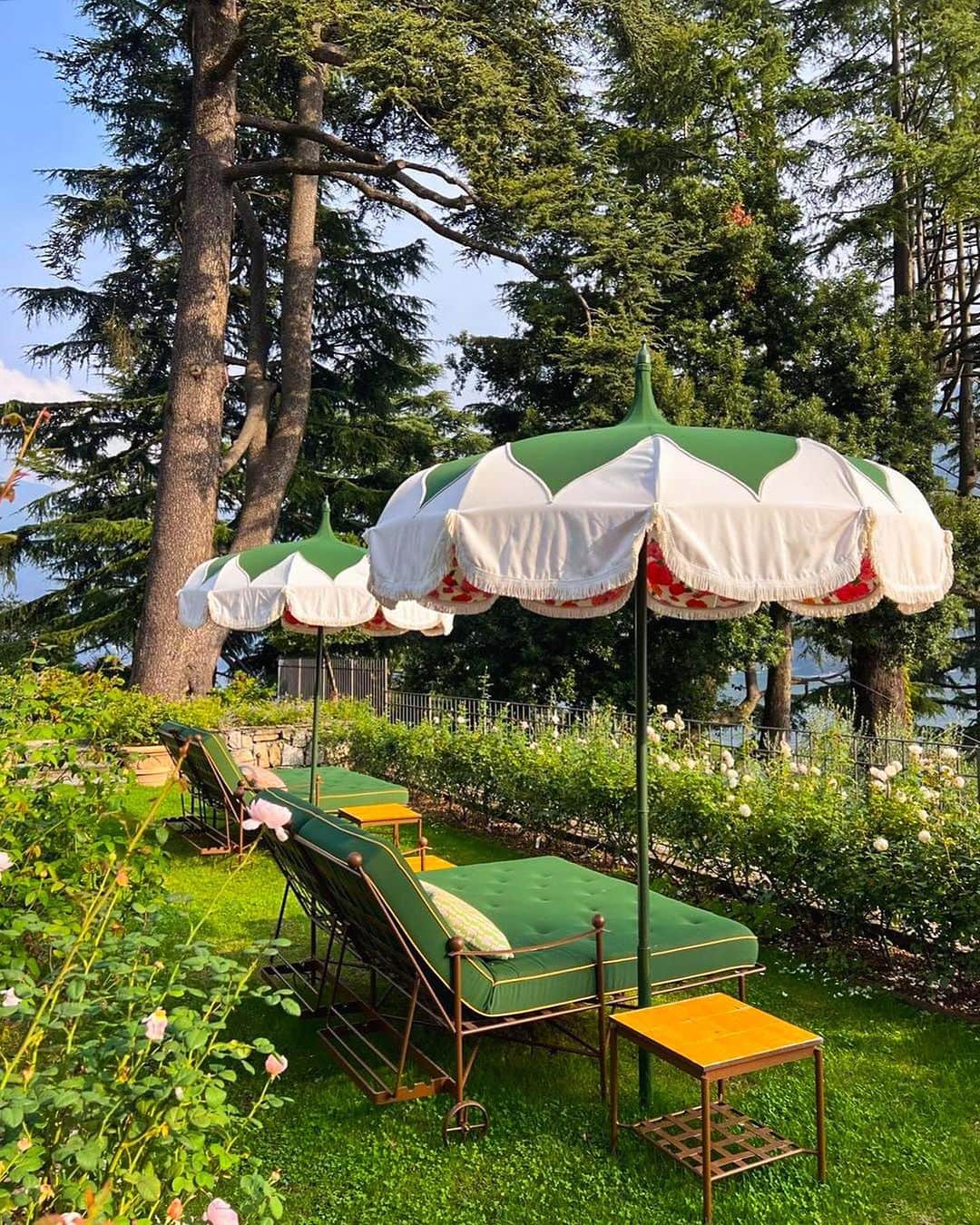 BEAUTIFUL HOTELSのインスタグラム：「@_itsbeautifulhere brings the magic of Passalacqua in Italy to life! 🇮🇹 This lavish 18th-century aristocratic residence, nestled along the shores of Lake Como, has been elegantly reimagined into a one-of-a-kind hotel experience - making it a serene lakeside retreat where history meets luxury. ✨  📽 @_itsbeautifulhere 📍 @passalacqualakecomo, Lake Como, Italy」