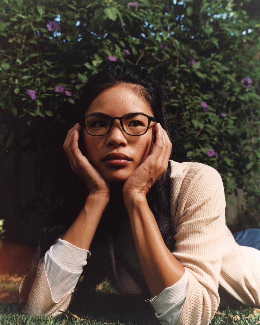 JINSさんのインスタグラム写真 - (JINSInstagram)「Glasses designed for time spent inside. Make your life at home more comfortable with Airframe Home.  Photography: @julien__sage Stylist: @layton_style HMU: @carlacsperez Model: @sandradrifter Assistant: @austincalvello」9月27日 1時10分 - jins.usa