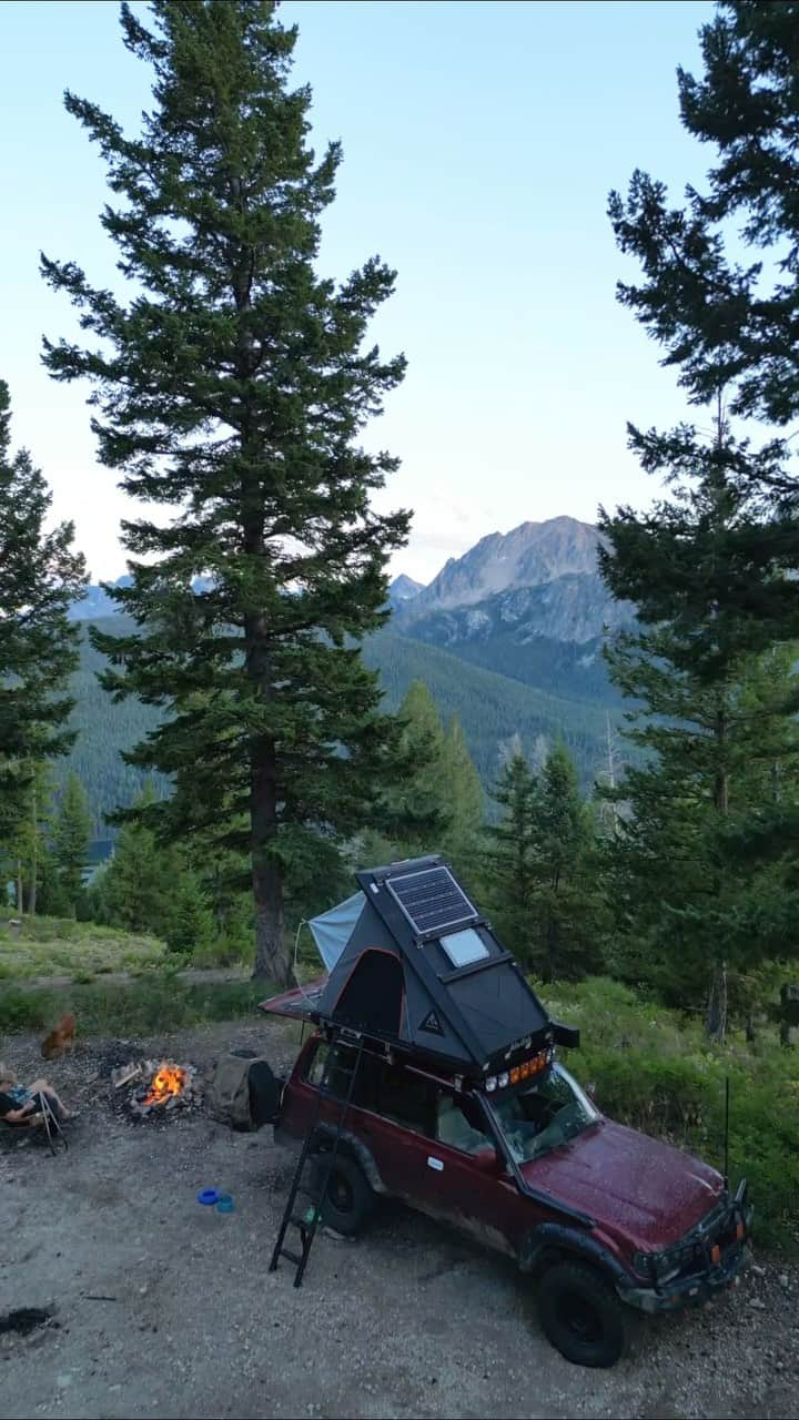 コロンビアのインスタグラム：「Overlanding is truly an incredible way to explore the outdoors in comfort. Nothing beats the sounds of camping with grand views. 🎥: @astott_overland」