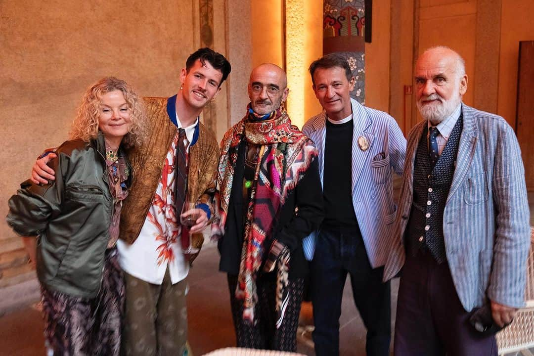 Pierre-Louis Masciaさんのインスタグラム写真 - (Pierre-Louis MasciaInstagram)「Memories from a magic day in Milan at Palazzo Isimbardi.  Pierre-Louis Mascia Spring Summer 2024 collection presentation, Voyage Autour De Mon Jardin.  Thanks to everyone who made this day unforgettable!  @achillepinto @eplusestudio @cvcommunications @pascalelandot @showroompoint @showroom_ioime @klauser_ @apropostudionyc @e_noi_ @bonacina1889 @northsix」9月27日 1時31分 - pierrelouismascia