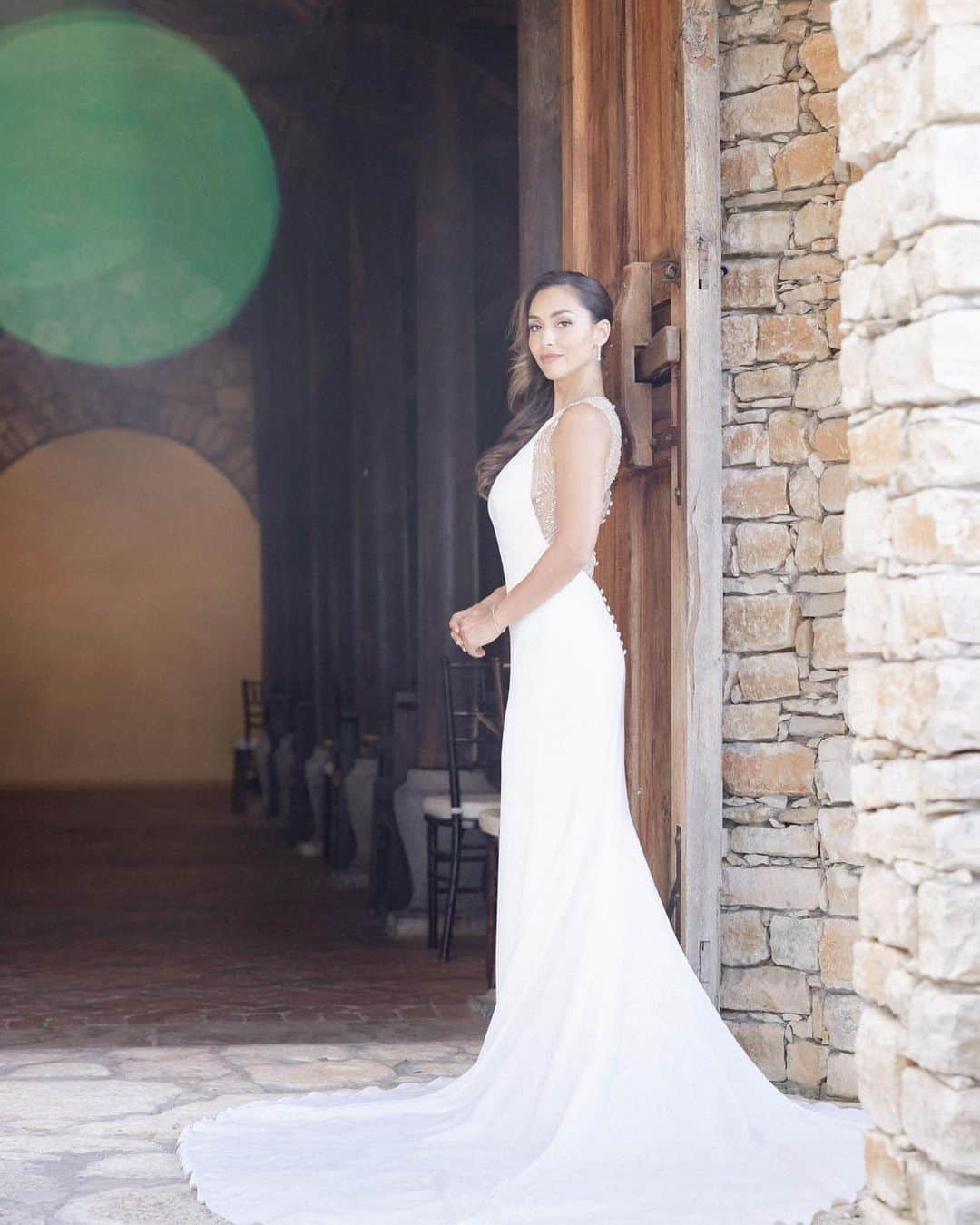 リンジー・モーガンさんのインスタグラム写真 - (リンジー・モーガンInstagram)「A @pronovias Bride 🤍  Thank you @pronovias for the most beautiful wedding dress & making this day the most magical of my life   Photography: Marcin Pawlowski @charmingimages Make up: Desirae Cherman  @desiraecherman  Hair: Michael Kanyon for KANYON Beauty @michaelkanyon  Nails: Ekaterina Danilina @that_russiangirl_」9月27日 1時30分 - linzzmorgan