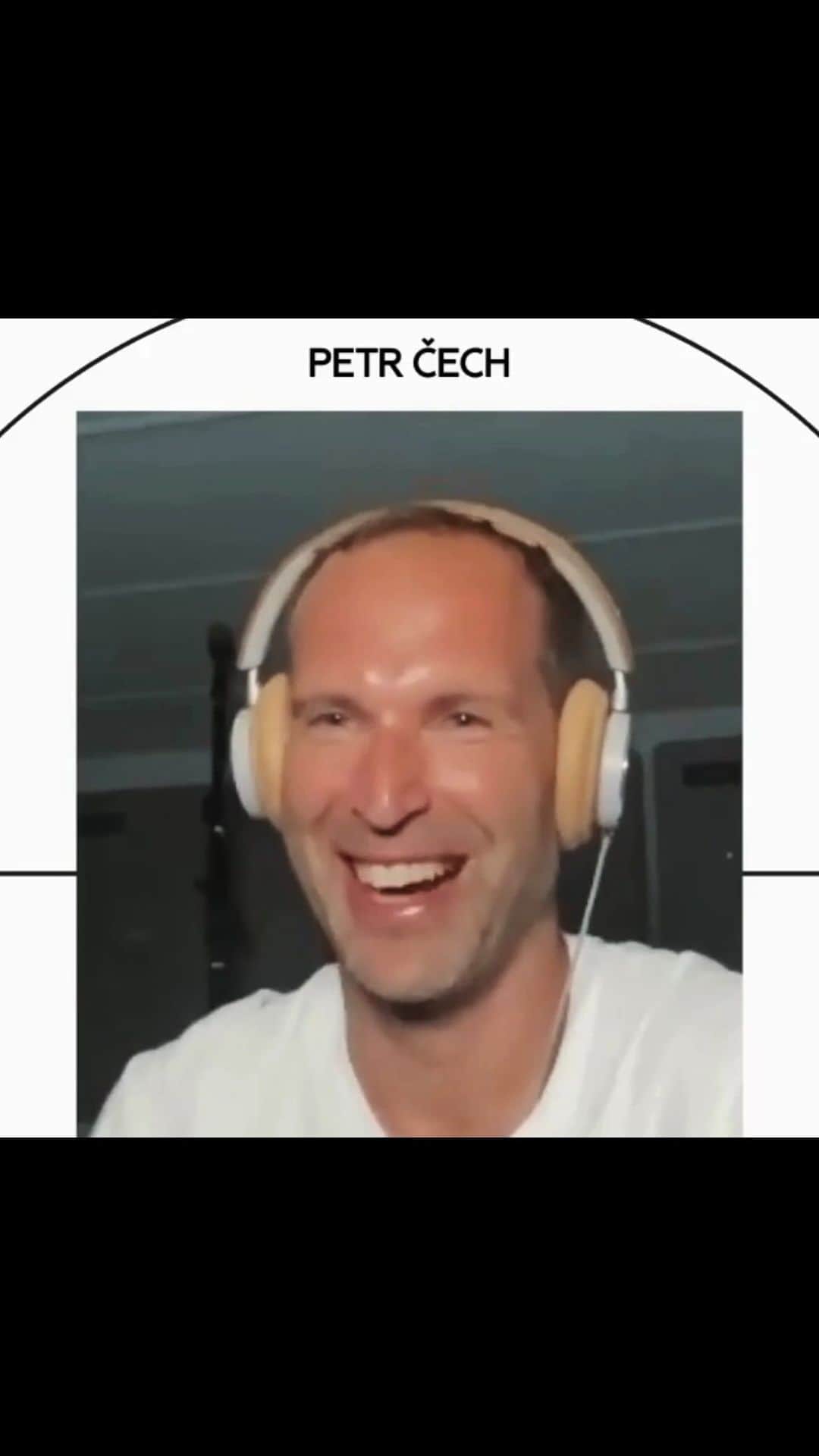 ペトル・チェフのインスタグラム：「Richard zkouší, jestli si ho PETR ČECH (@petrcech) nepamatuje… 😂 #bombyktyci #petrcech」