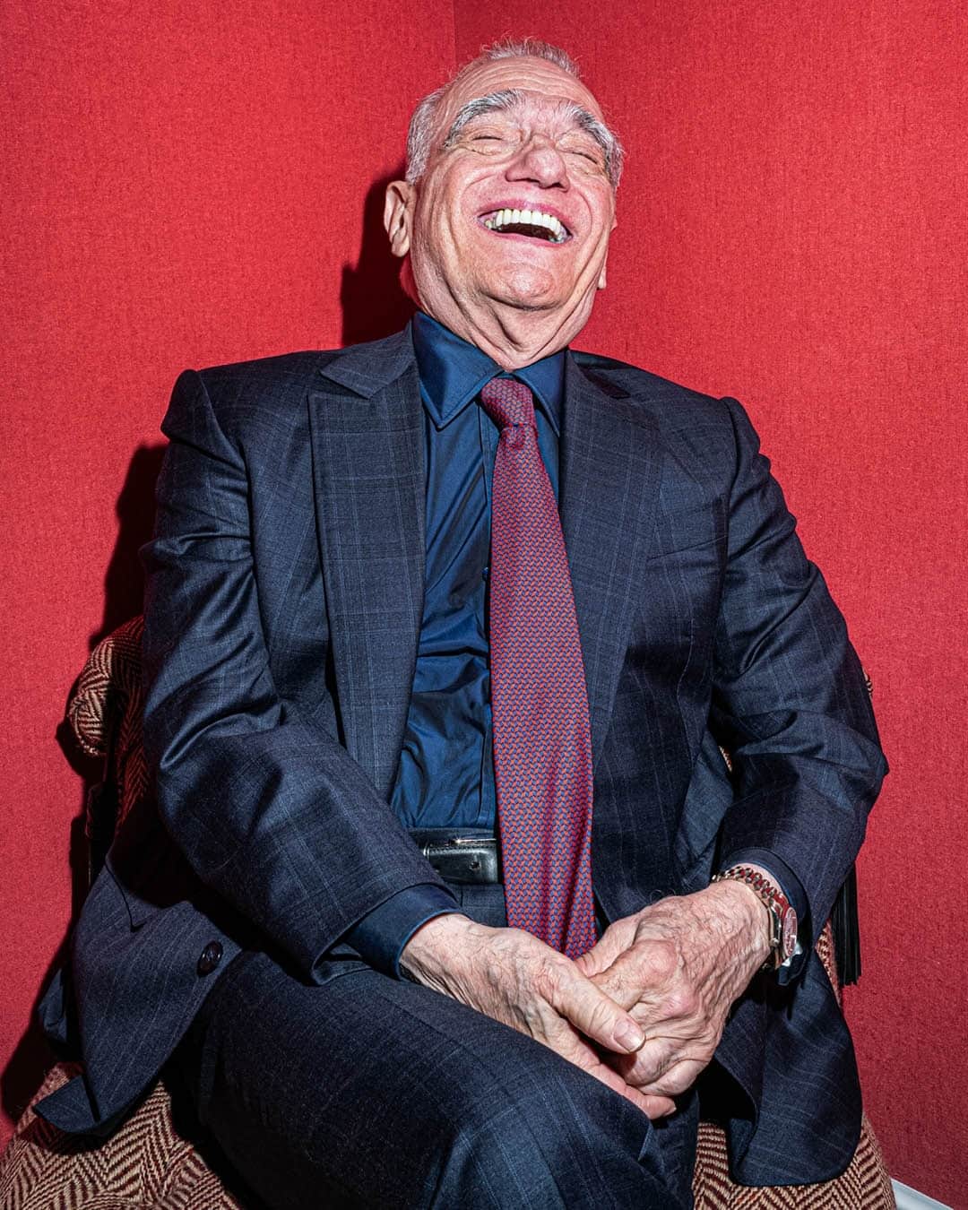 Magnum Photosのインスタグラム：「@bruce_gilden photographed filmmaker @martinscorsese_ for a profile in @gq's November issue 🎥⁠ ⁠ Gilden's portraits of the acclaimed director and fellow New Yorker, shot in his signature graphic and direct style, accompany an in-depth profile titled Marty, where Scorsese reflects on his latest movie, Killers of the Flower Moon, his current priorities and challenges through the lens of his age, as well as his perspective on Hollywood, the Academy and family.⁠ ⁠ 🔗 Tap the link in the @magnumphotos bio to view the full story. ⁠ ⁠ PHOTOS: Film Director Martin Scorsese. New York City. USA. 2023.⁠ ⁠ © @bruce_gilden / Magnum Photos for @gq」