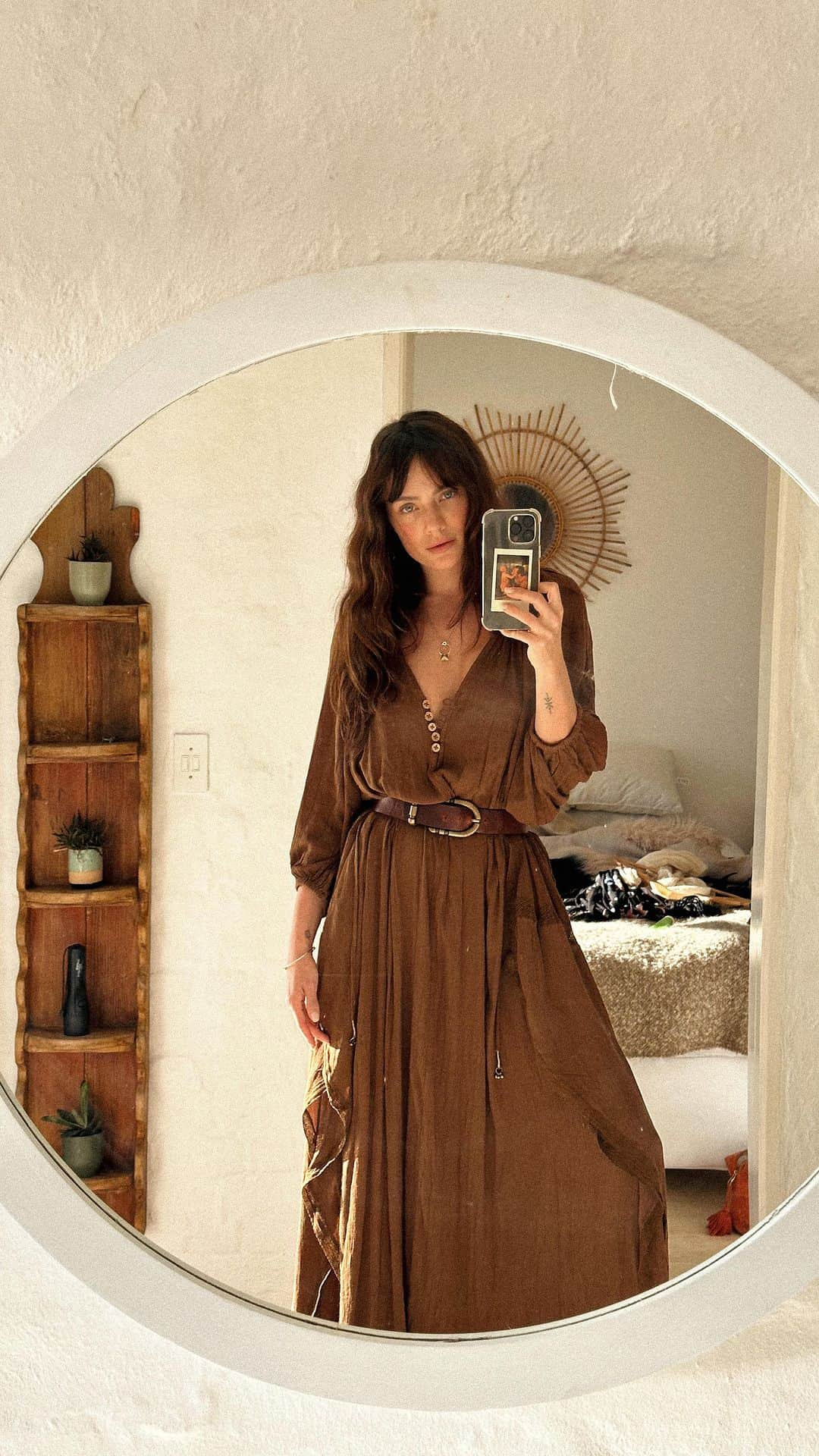 Jessicaのインスタグラム：「Yay or nay?  Dress: Freepeople- Plenty Of Love Maxi in Coffee Date   #freepeople #dress #outfit #boho #bohemian #freepeopledress」