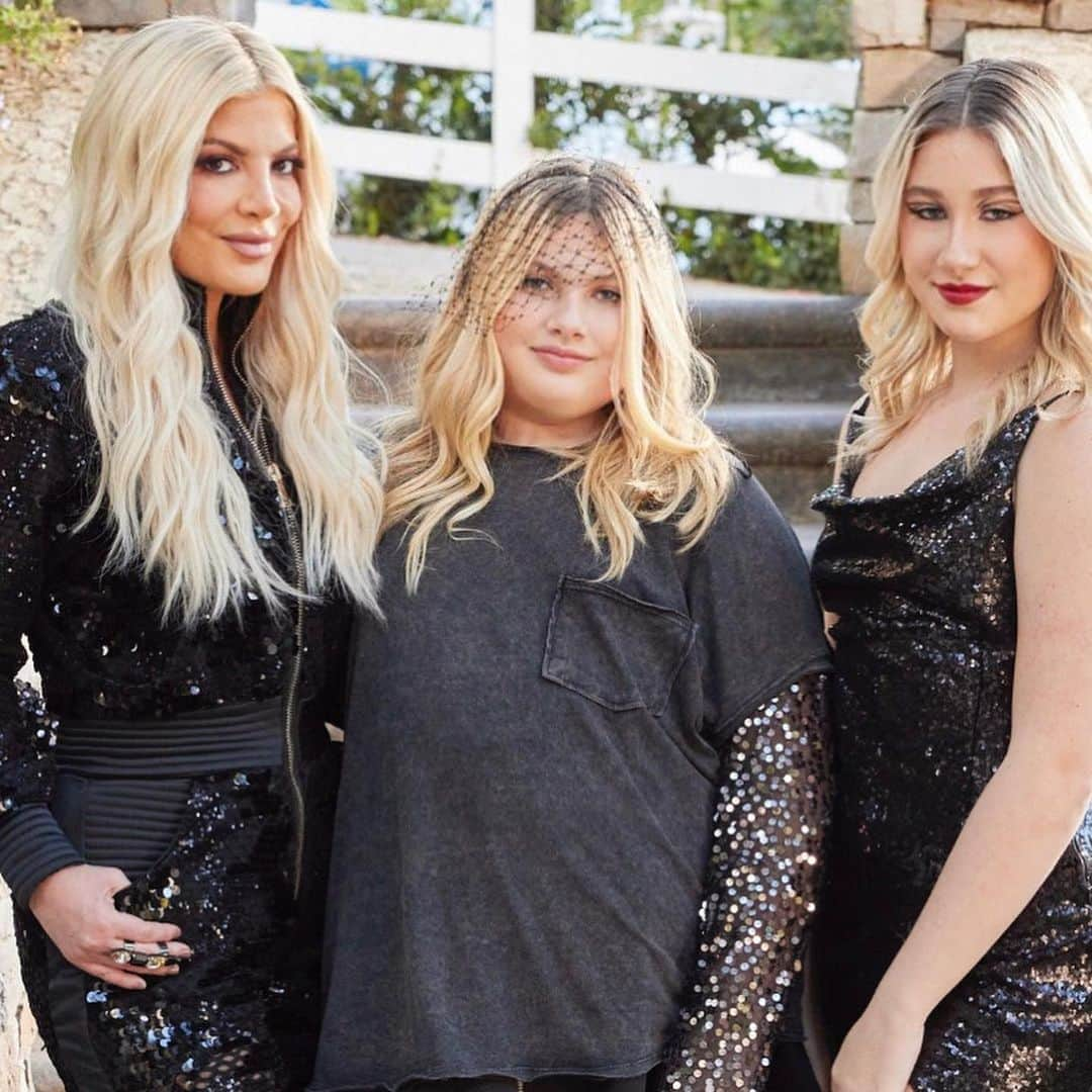 トリ・スペリングのインスタグラム：「National Daughters Day 2023… - I’m proud to be a mother of 2 incredible daughters @stella_mcdermott08 & @hattie_mid , a Godmother to the amazing Simone Lynn Masterson- Horn , and a daughter to @candyspelling . - I’m a day late … totally on brand 😂 but always days ahead with my love ❤️. - #nationaldaughtersday . - And, I already know Stella and Hattie will say MOM those pics! And, the 1st pic is a year old but I love it.」