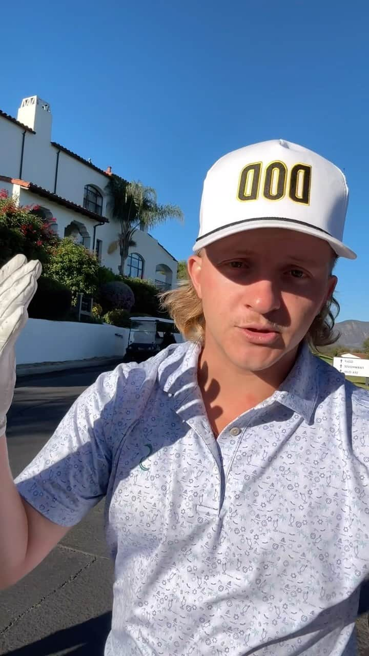 フレッド・ダーストのインスタグラム：「Golf lessons begin today with the king @cvagolf」