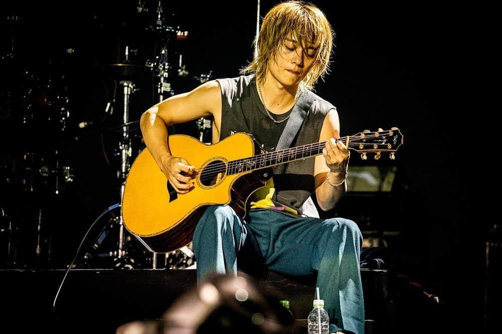 Toru さんのインスタグラム写真 - (Toru Instagram)「Thank you for waiting for us Manila🇵🇭❤️ I’m really happy to be back!! Tonight was special moment and also you guys were amazing!! Love you guys so much!! 📸 @ruihashimoto  #oneokrock  #luxurydisease」9月27日 3時08分 - toru_10969