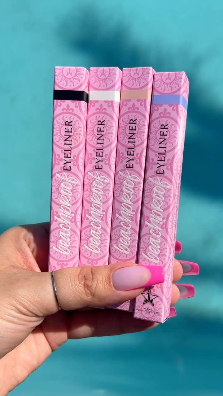 のインスタグラム：「🖤NEW PRODUCT ALERT!!!🖤 Introducing our new #BeachProof Eyeliner marks that come in 4 iconic shades! The pointed felt tip performs with seamless precision. One swipe - full pigment, long-lasting formula! 💦 Launching THIS Friday!!! #jeffreestarcosmetics #eyeliner #makeup #jeffreestar」