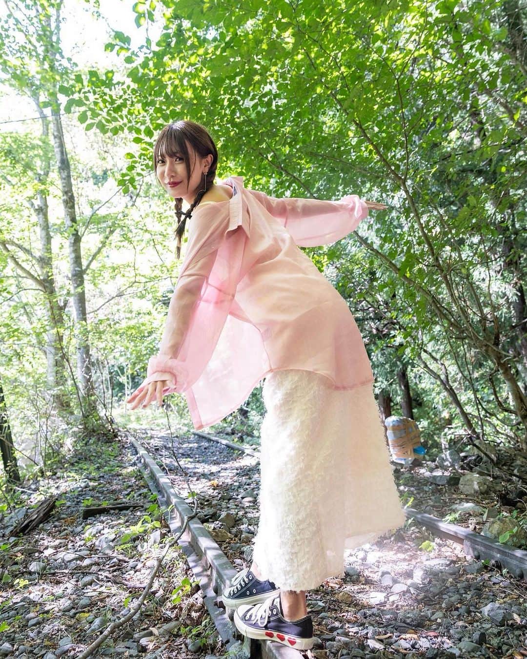 明璃奈さんのインスタグラム写真 - (明璃奈Instagram)「奥多摩撮影🎀」9月27日 3時13分 - __arina.3