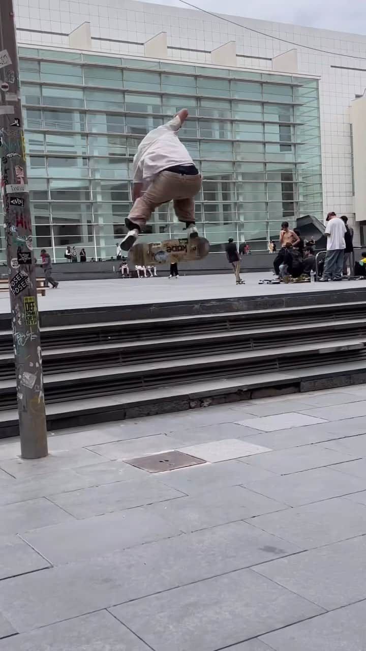 The Berricsのインスタグラム：「A MACBA minute ⏰ with @cariumaskateboarding! Ft. @codycepeda @levi.loeffelberger and @skategoat 😮  #skateboardingisfun #berrics」