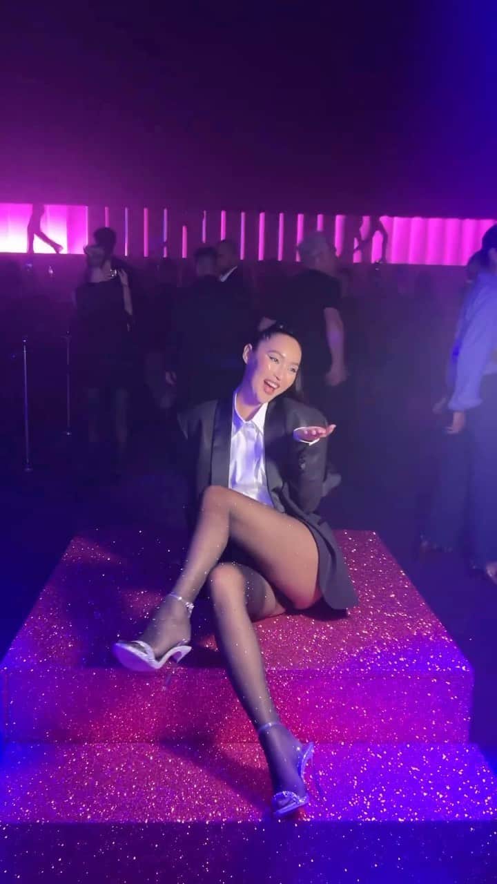 のインスタグラム：「Get ready with @korlanmadi ✨  #calzedomania」