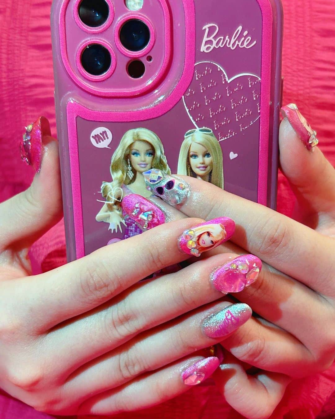 ケリーアンさんのインスタグラム写真 - (ケリーアンInstagram)「💗  @ff00ffuchsia のネイルまぢかわぃぃ💕😜💅  盛り盛り #ギャルネイル #バービー #ネイル #ジェルネイル #ビジューネイル #gelnails #nails #nailart #barbie」9月27日 3時50分 - kellysoooreal