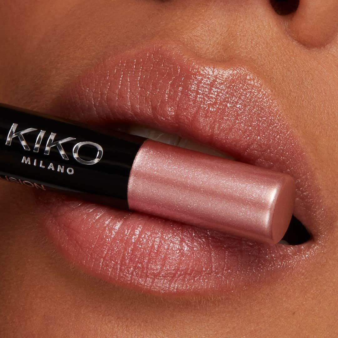 KIKO MILANOさんのインスタグラム写真 - (KIKO MILANOInstagram)「Effortlessly enhance your lips with our Smart Fusion Lip Crayon! 💄 Available in 10 chic shades for a nourished, vibrant pout 💋⁣ ⁣ #KIKOLips #lipgloss #shinylips #lipglosspoppin #pinklips ⁣ ⁣ Shade 05⁣」9月27日 4時00分 - kikomilano